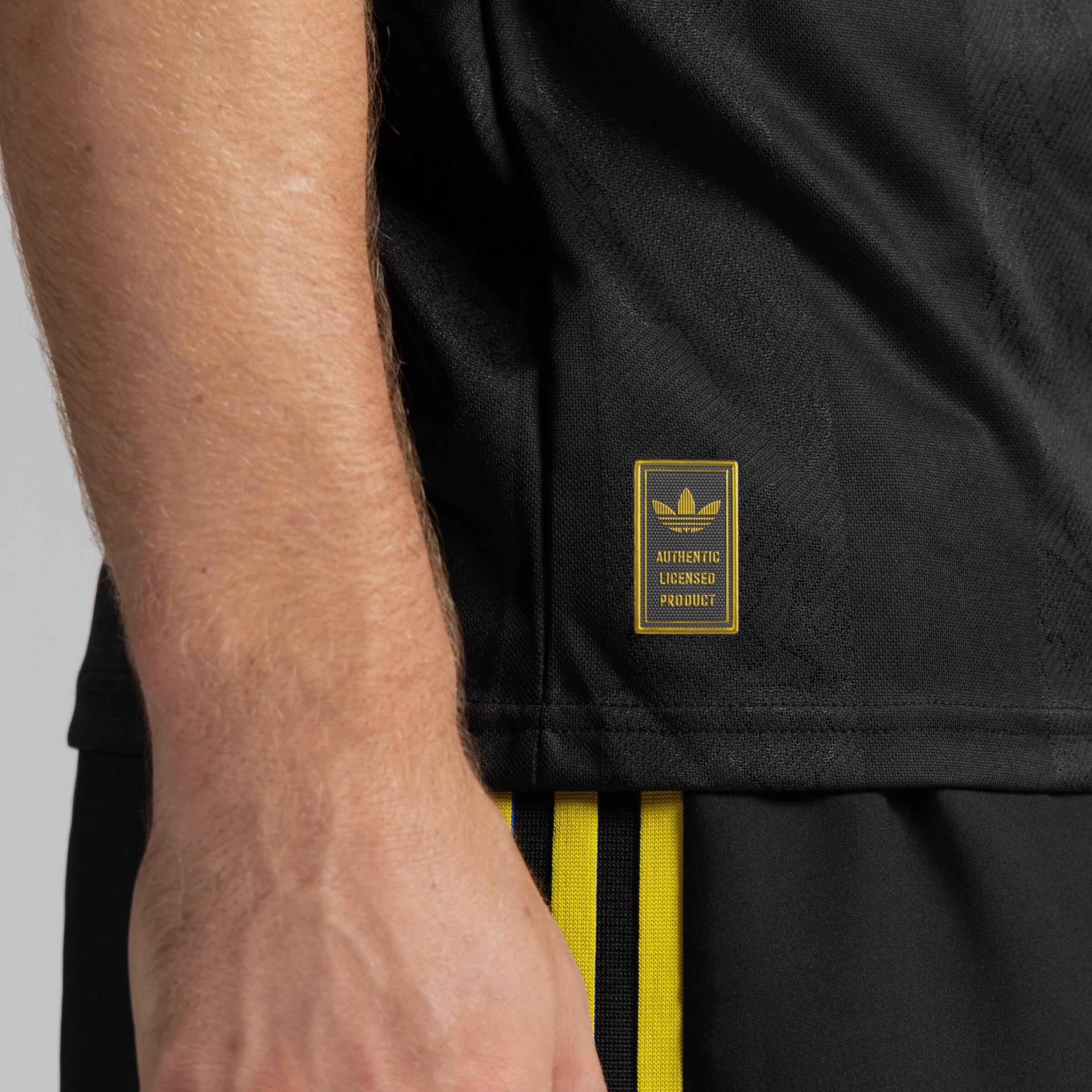 Manchester United 25/26 Third Authentic Jersey Black Detail [5-5]