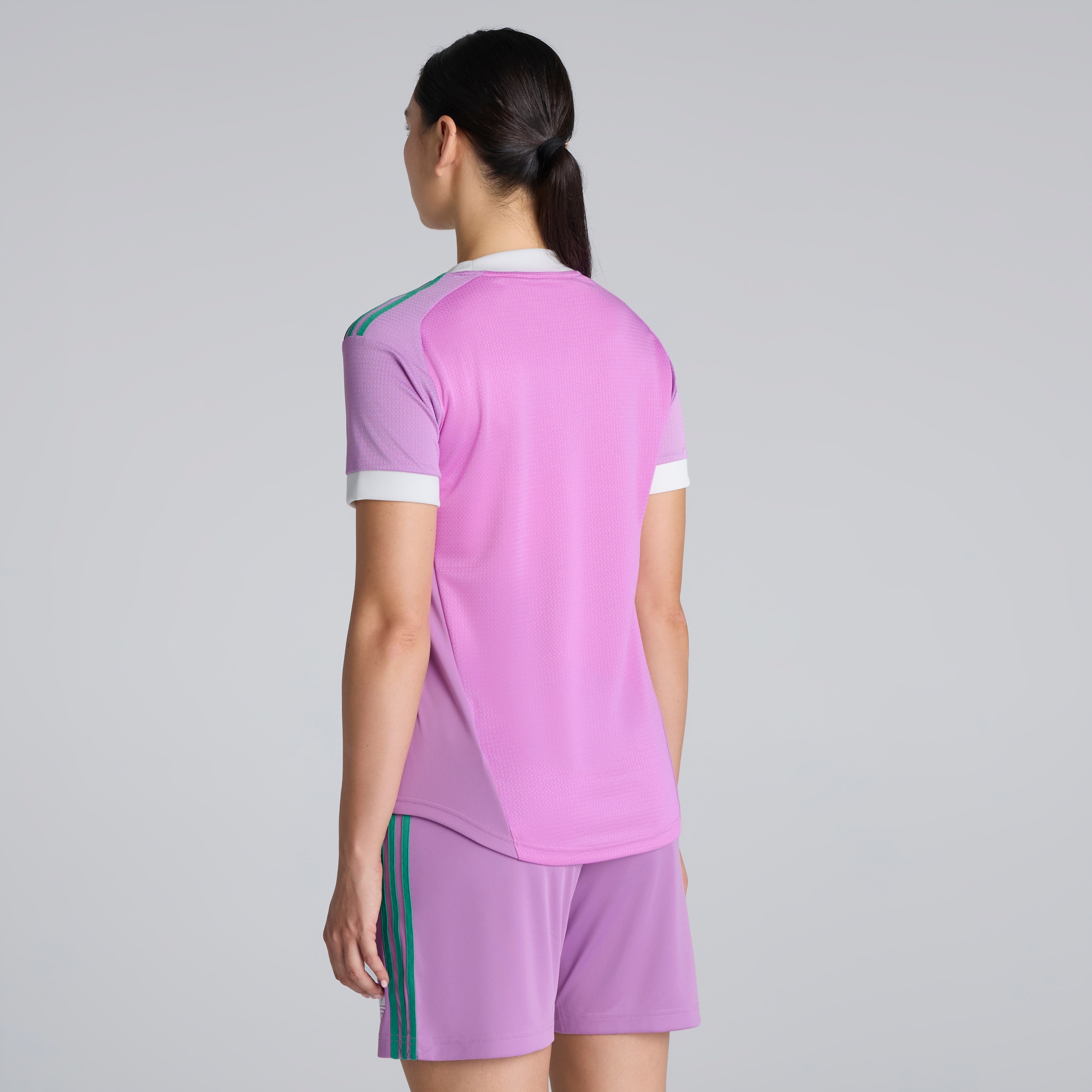 Manchester United Womens 26/27 Away Goalkeeper Short Sleeve Jersey Purple Lila Detail [2-6]
