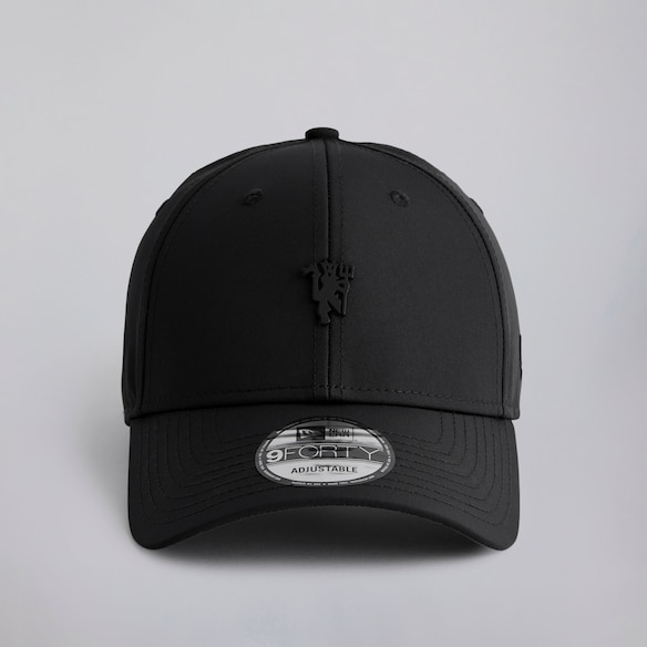 Manchester United x New Era Metal Devil Trucker Cap Black Black