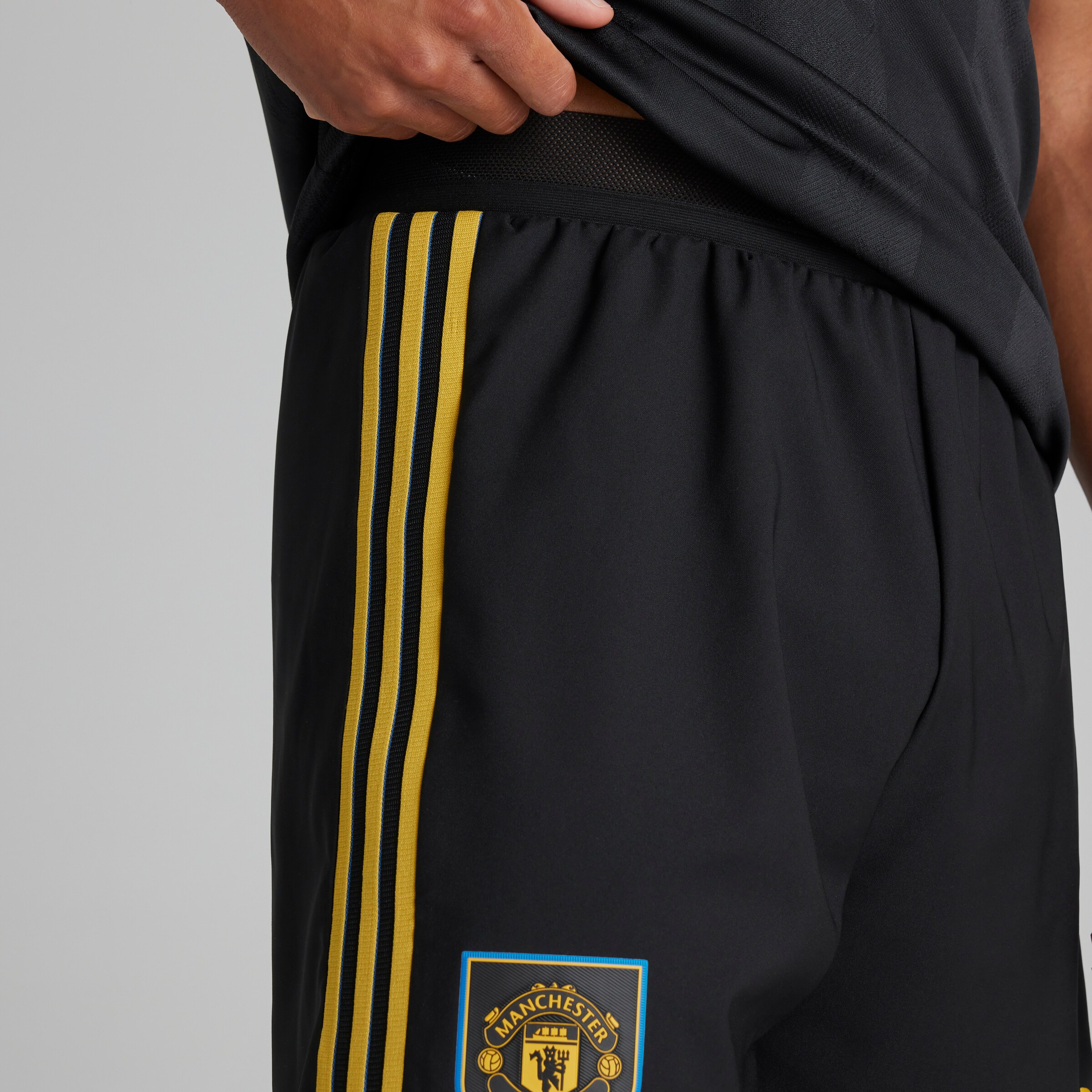 MU Adidas 25/26 Third Mens Authentic Shorts Black Black Detail [6-6]