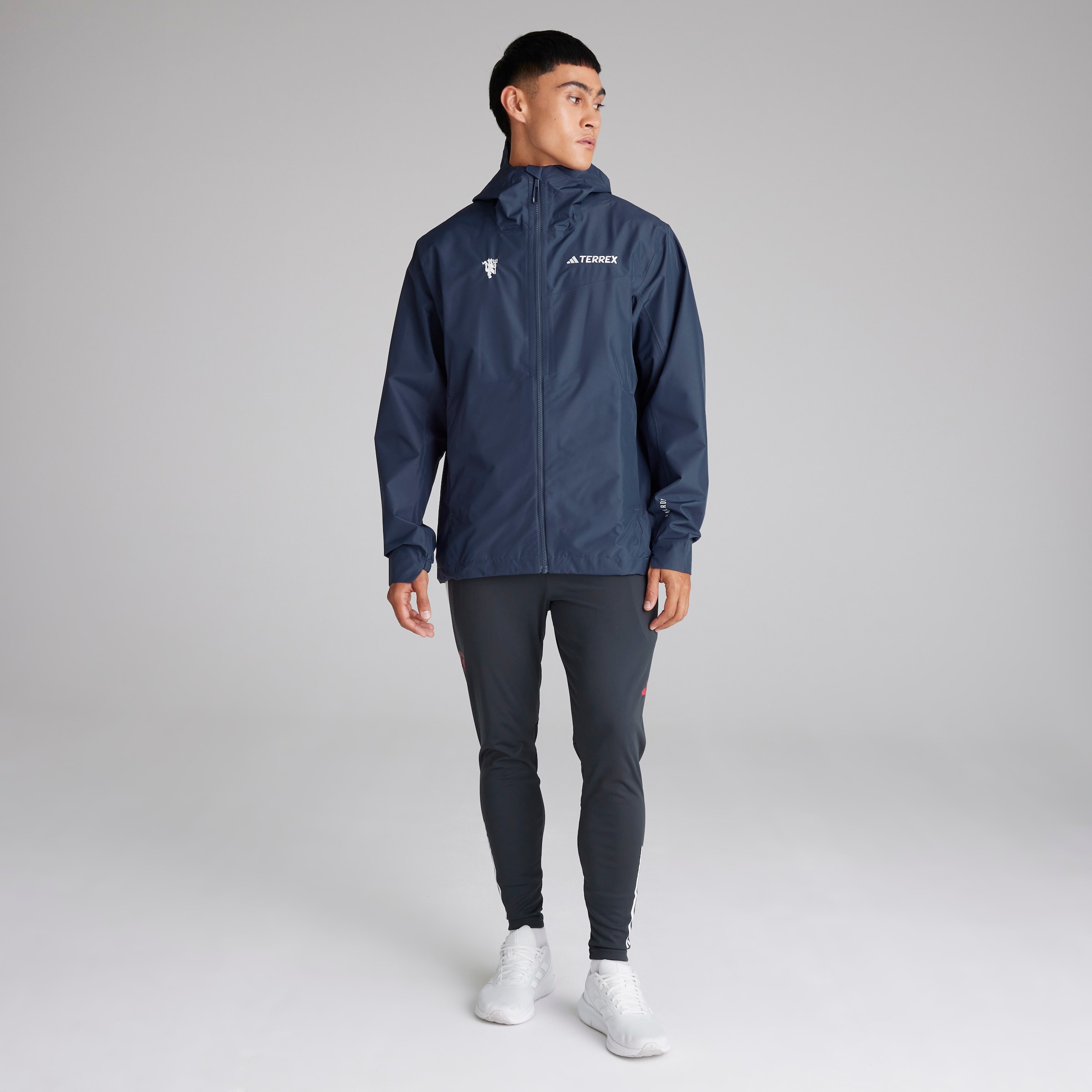 Manchester United x adidas Mens Terrex 2.5 Layer RAIN.RDY Jacket Navy Navy blue Detail [3-5]