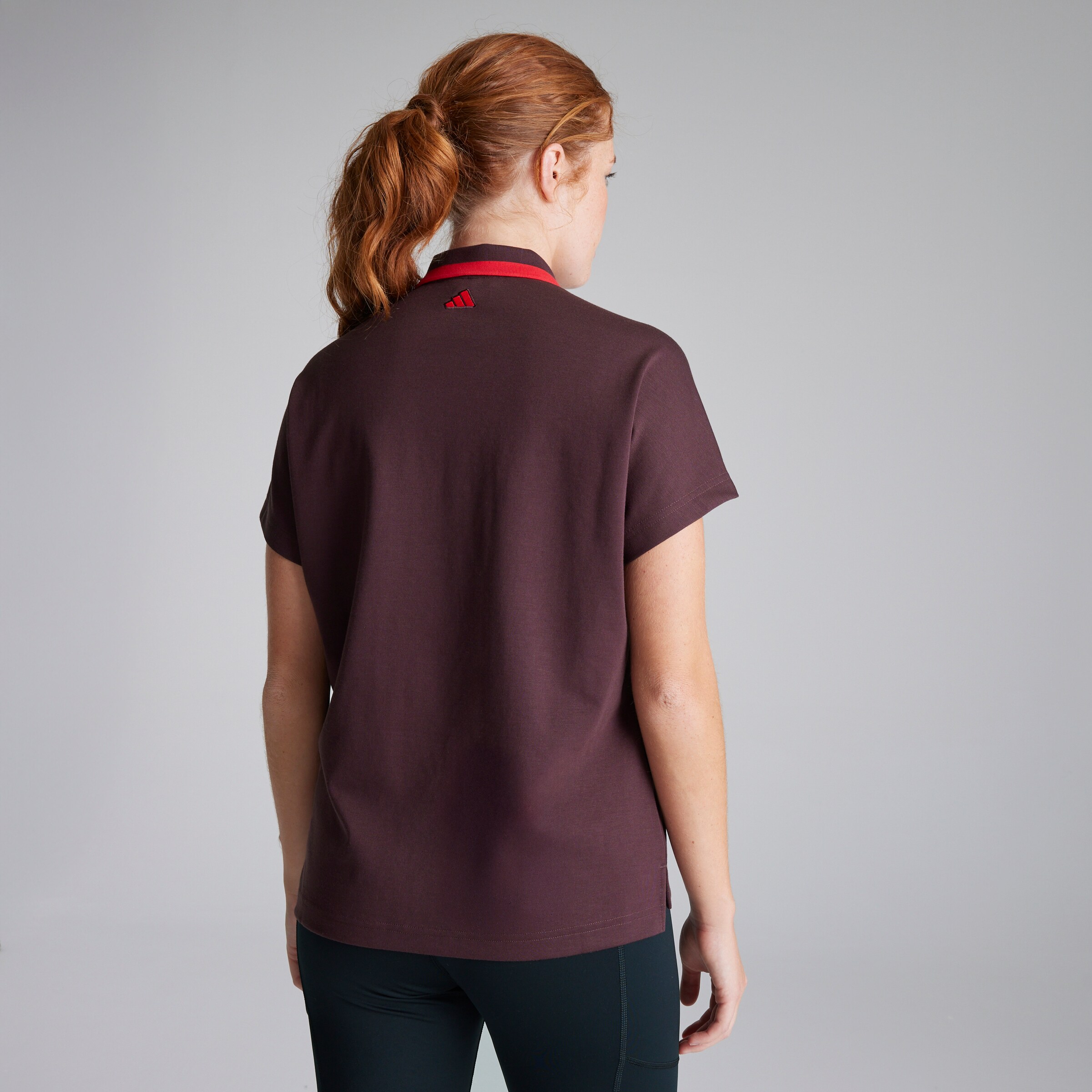 Manchester United x adidas Womens Golf Go-To Polo Shirt Burgundy Détail [2-5]