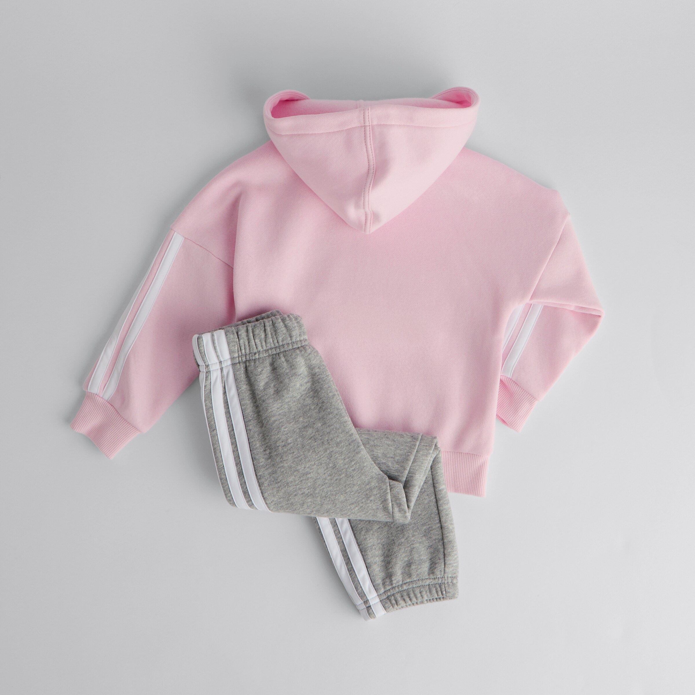 Manchester United x adidas Infant Essentials Hooded Jogger Set Pink Rose Détail [2-4]
