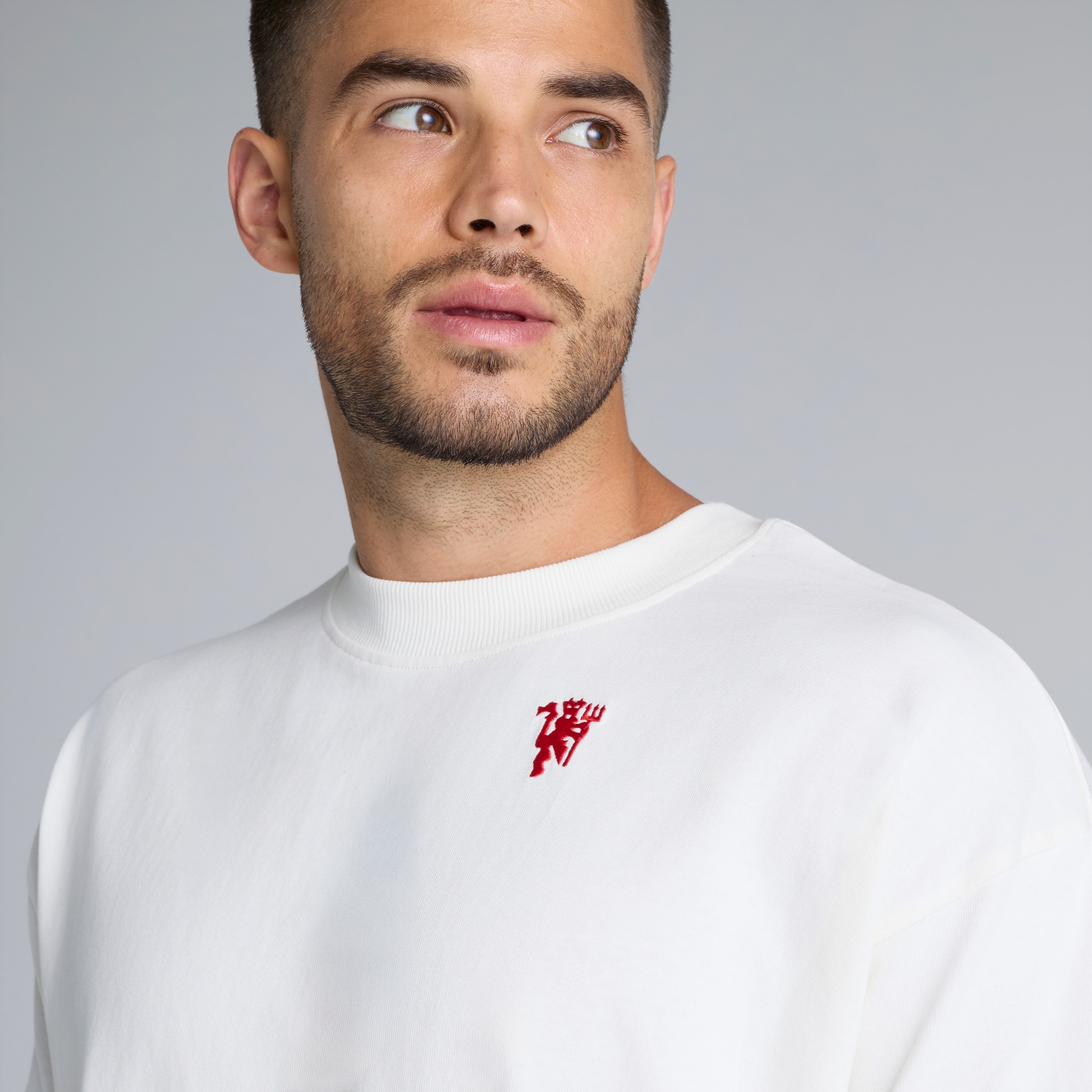 Manchester United There's Nothing on Earth Like Being a Red Back Print T-Shirt White Blanco Detalle [4-5]