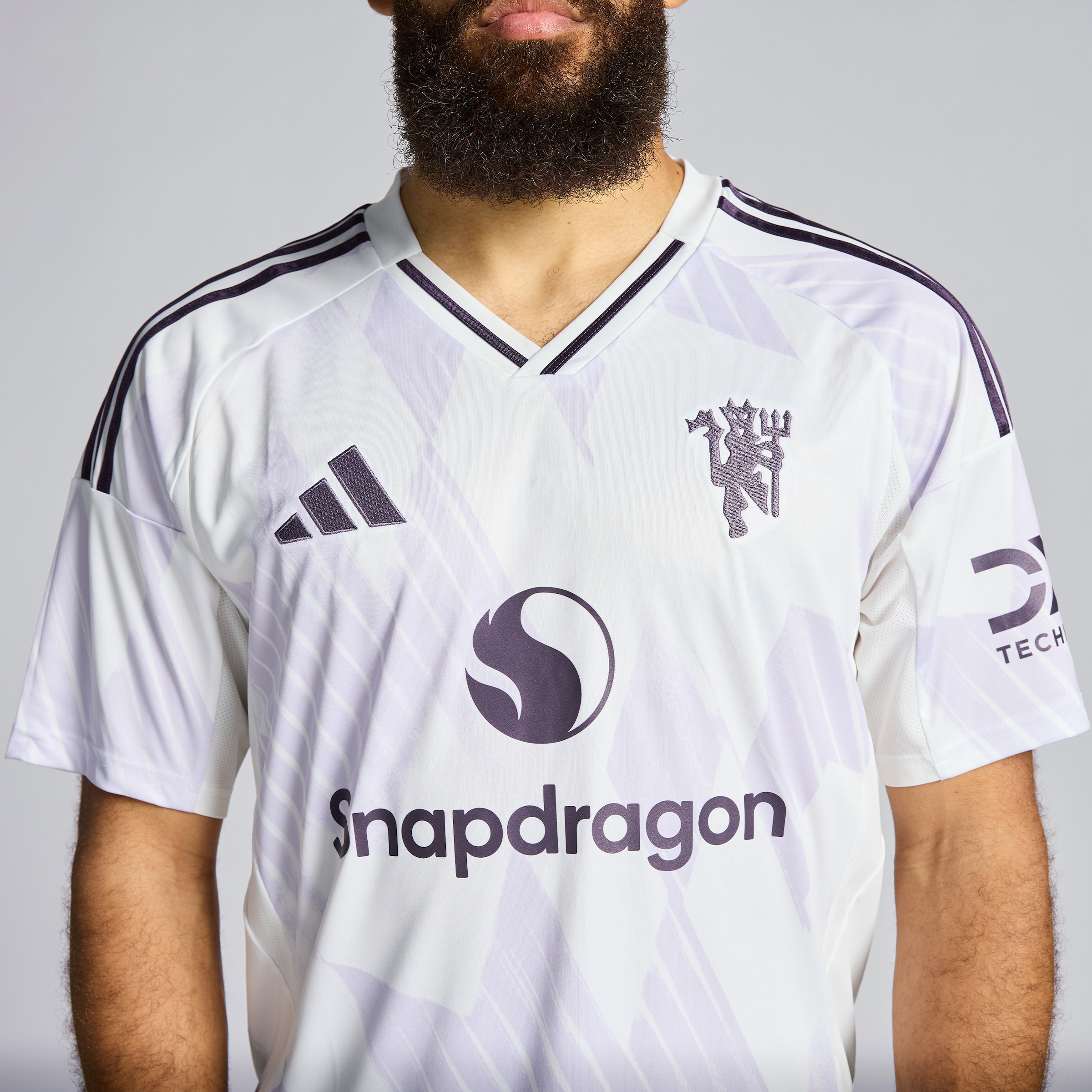 Manchester United 25/26 Away Jersey with Mbuemo 19 EPL Printing & Badge White Detail [5-5]