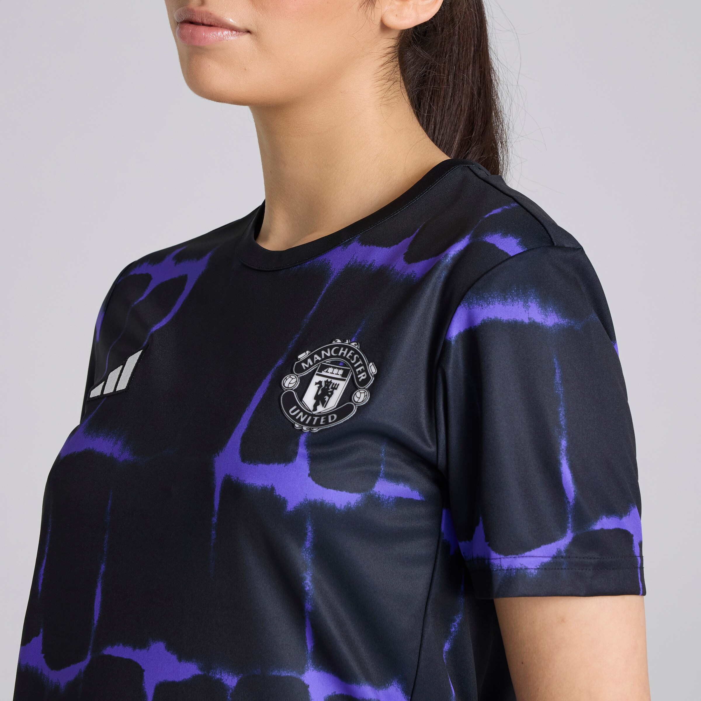 Manchester United Womens Pre Match Jersey Purple Purple Detail [4-5]