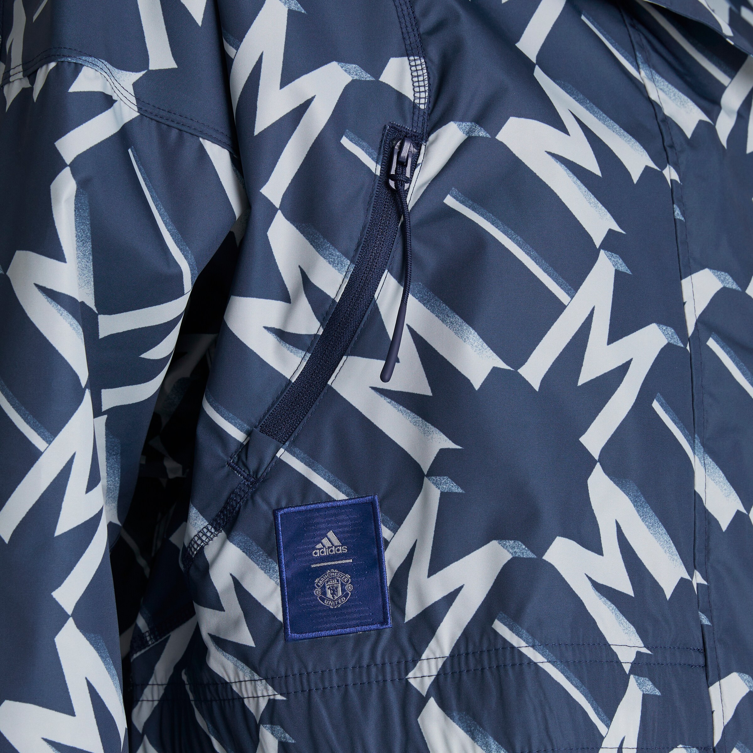 Manchester United x adidas Womens SZN Windbreaker Jacket Blue Blue Detail [5-6]