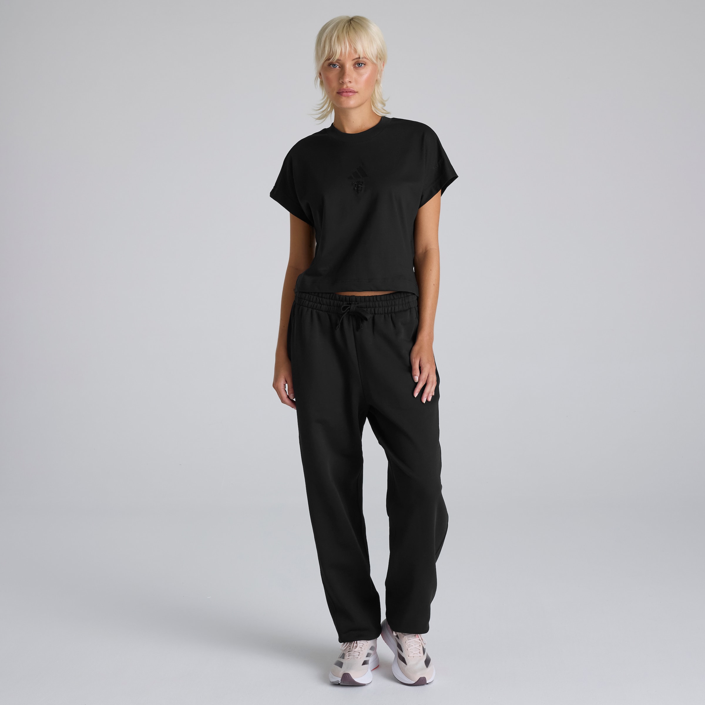 Manchester United x adidas Womens ALL SZN T-Shirt Black Noir Détail [3-5]