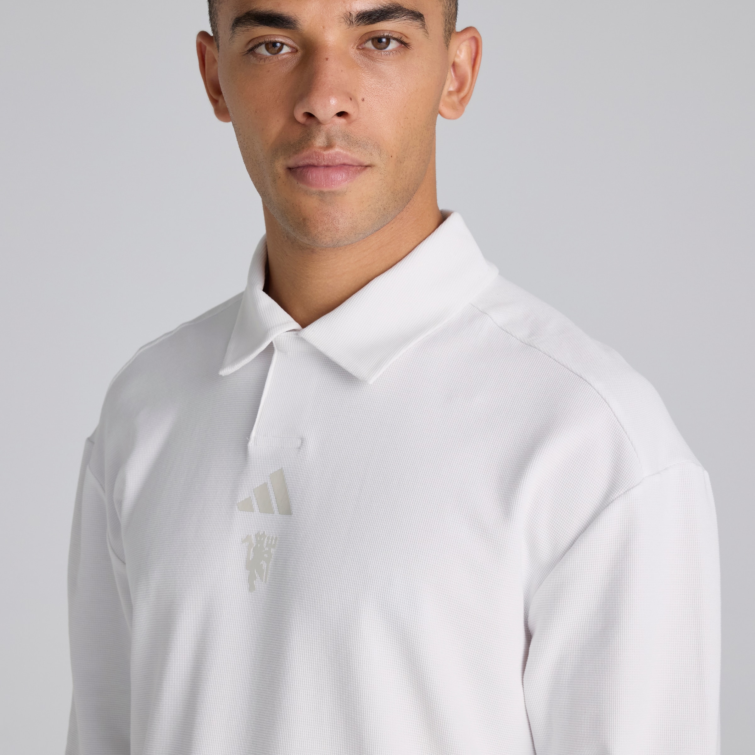 Manchester United x adidas Golf Beyond Long Sleeve Loose Polo Shirt White White Detail [4-5]