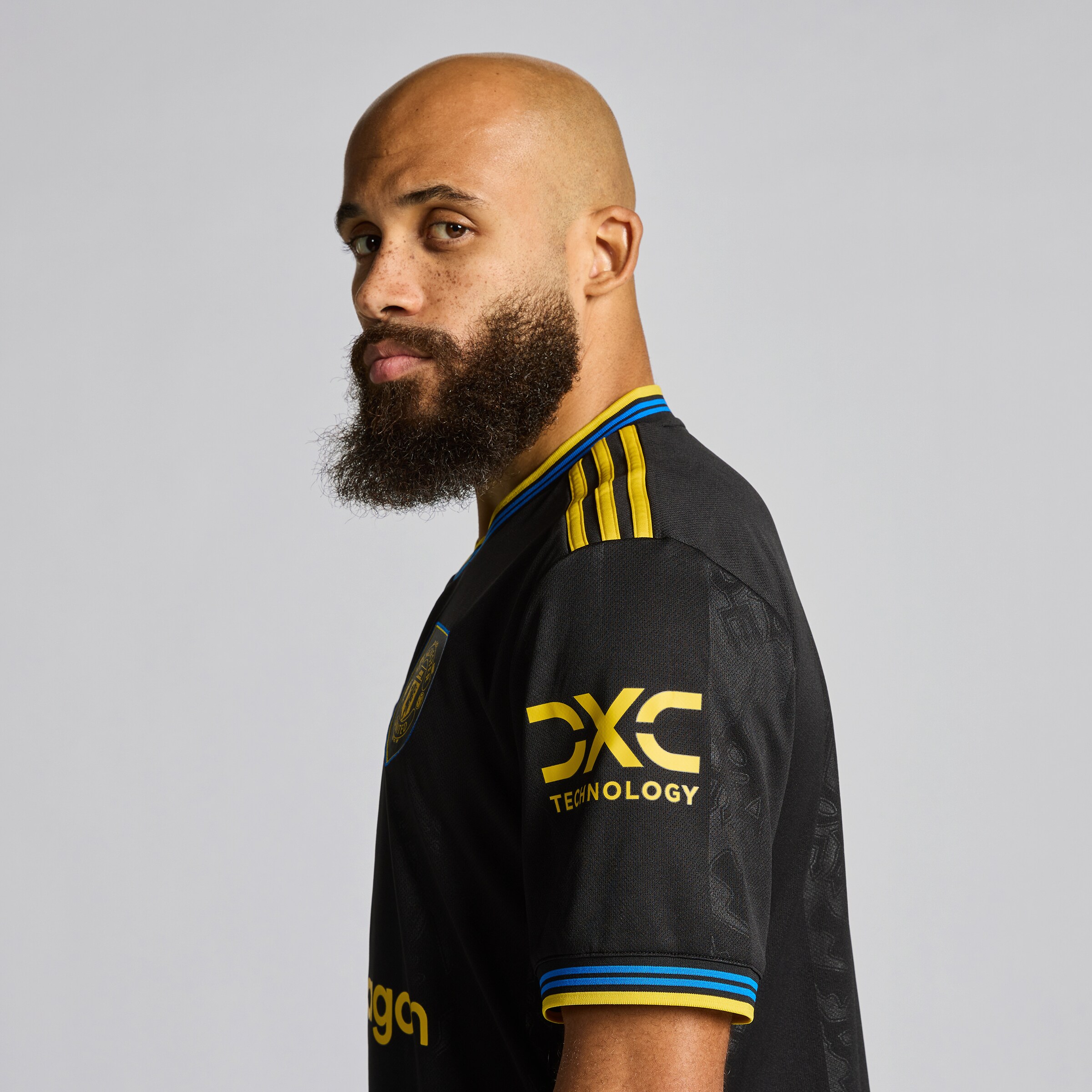 Manchester United 25/26 Third Jersey with Mbeumo 19 EPL Printing & Badge Black Detail [4-5]