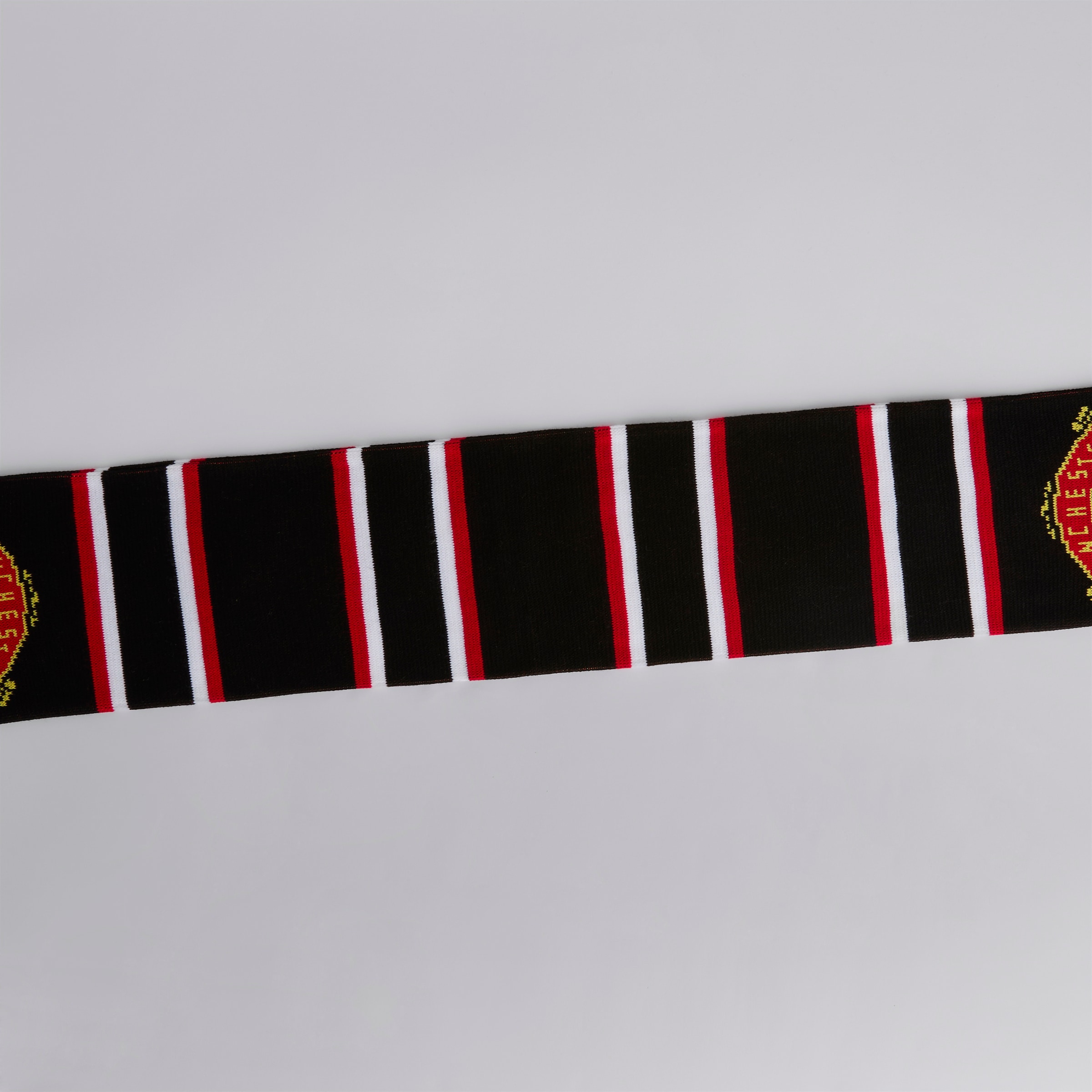 Manchester United Kids Hat And Scarf Set Black Detail [3-3]