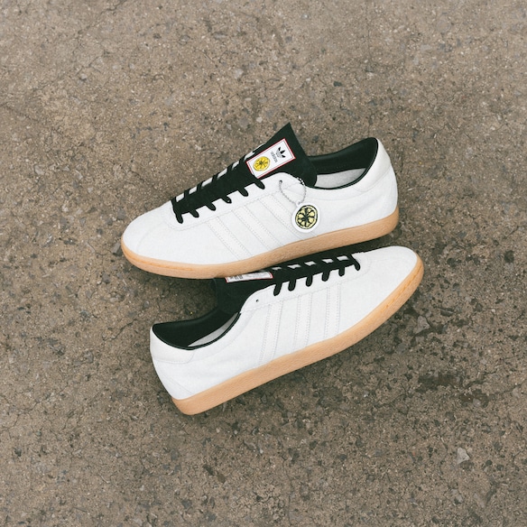 Manchester United x adidas Stone Roses Tobacco Trainers White White