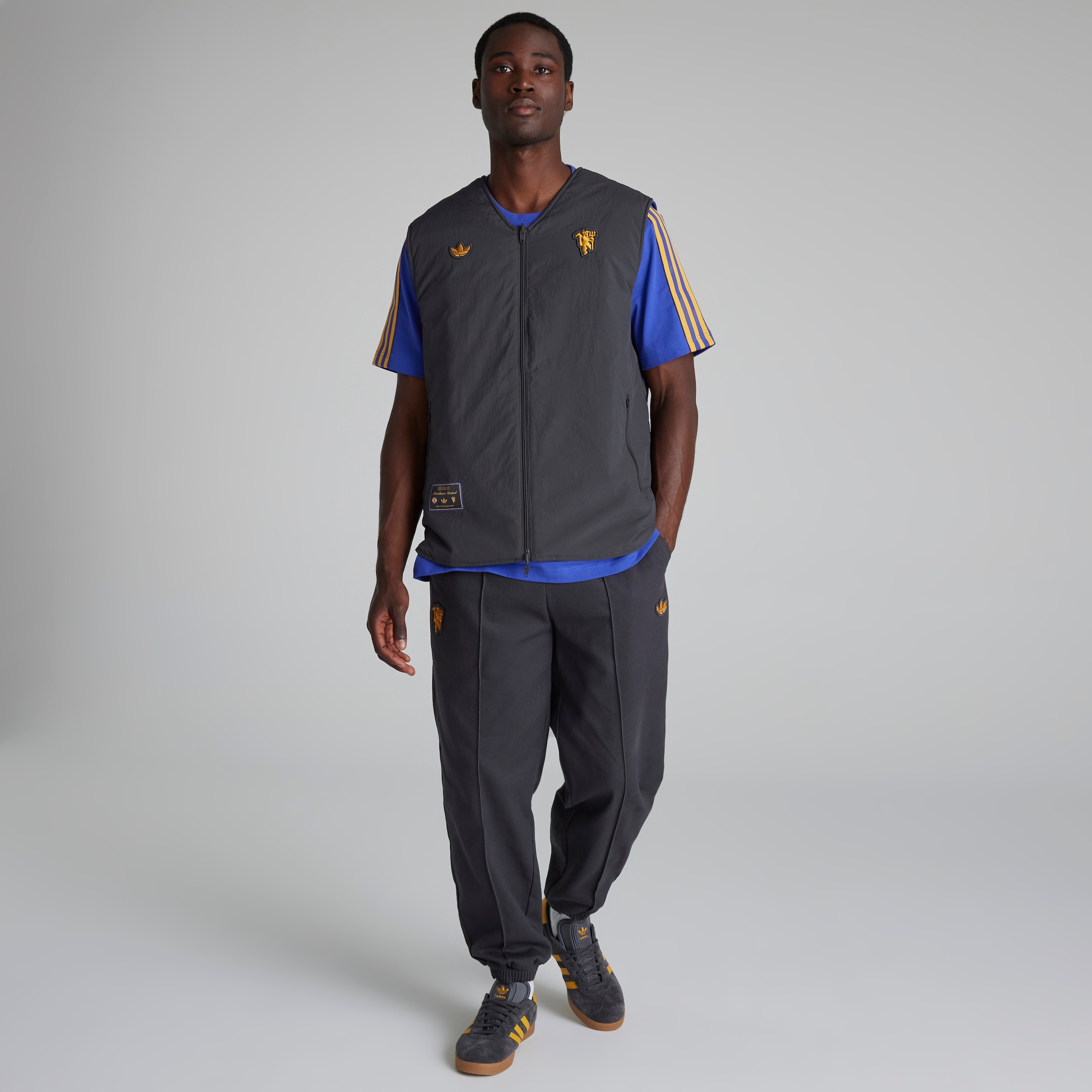 Manchester United Terrace Icons Vest Black Detail [3-6]