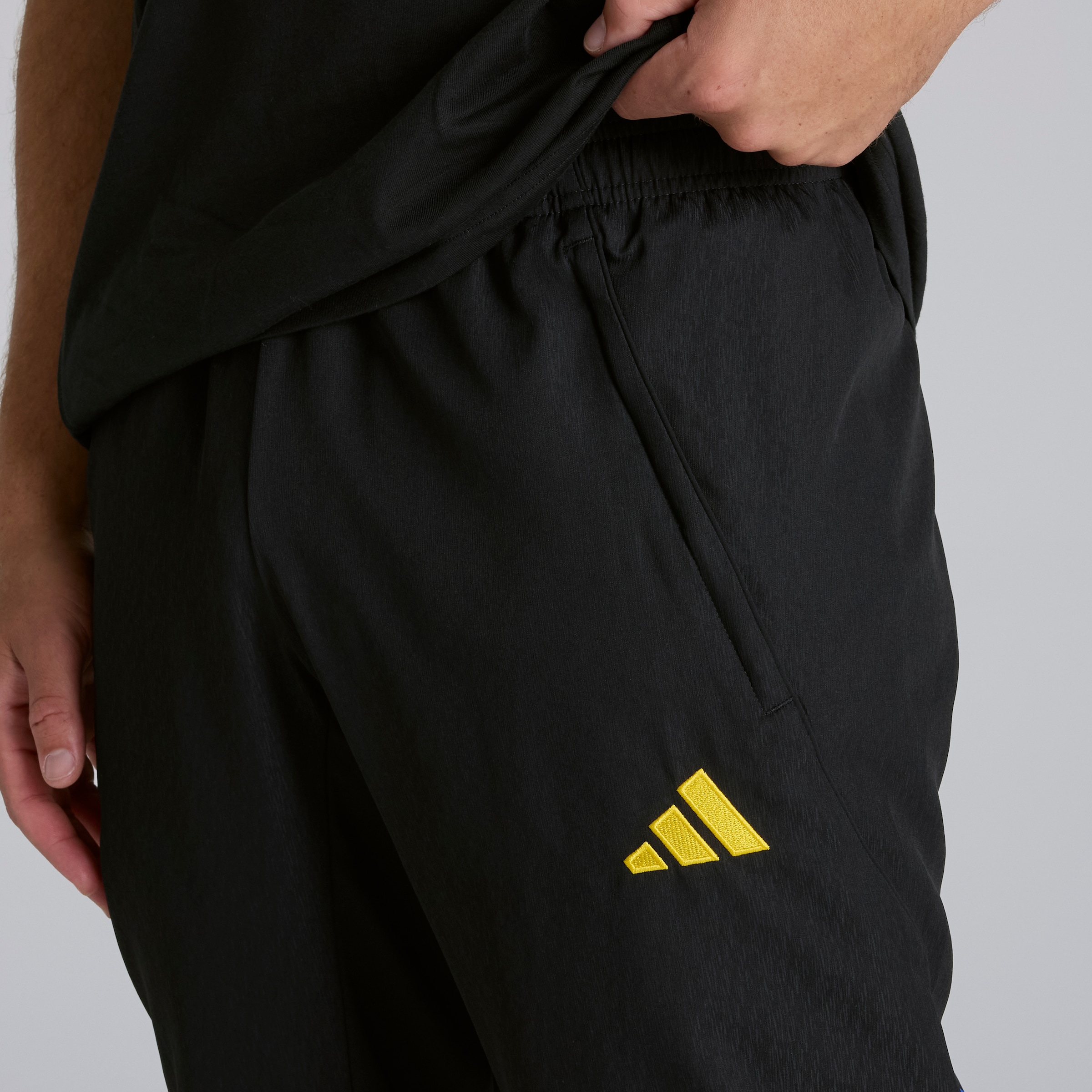 Manchester United Tiro 25 Competition Presentation Tracksuit Bottoms 黑色 细节 [6-6]