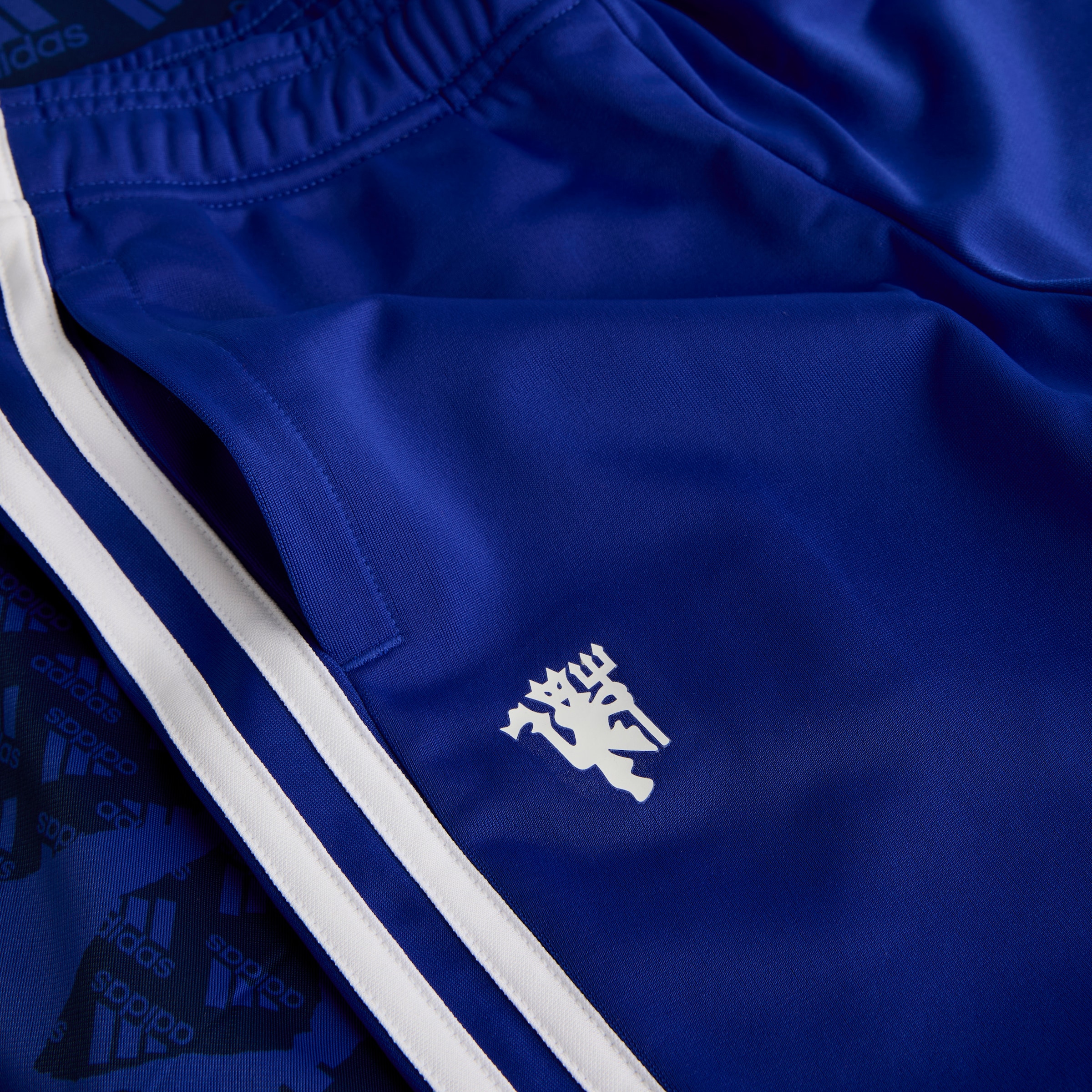 Manchester United x adidas Kids Camouflage Tracksuit Blue Blue Detail [3-4]