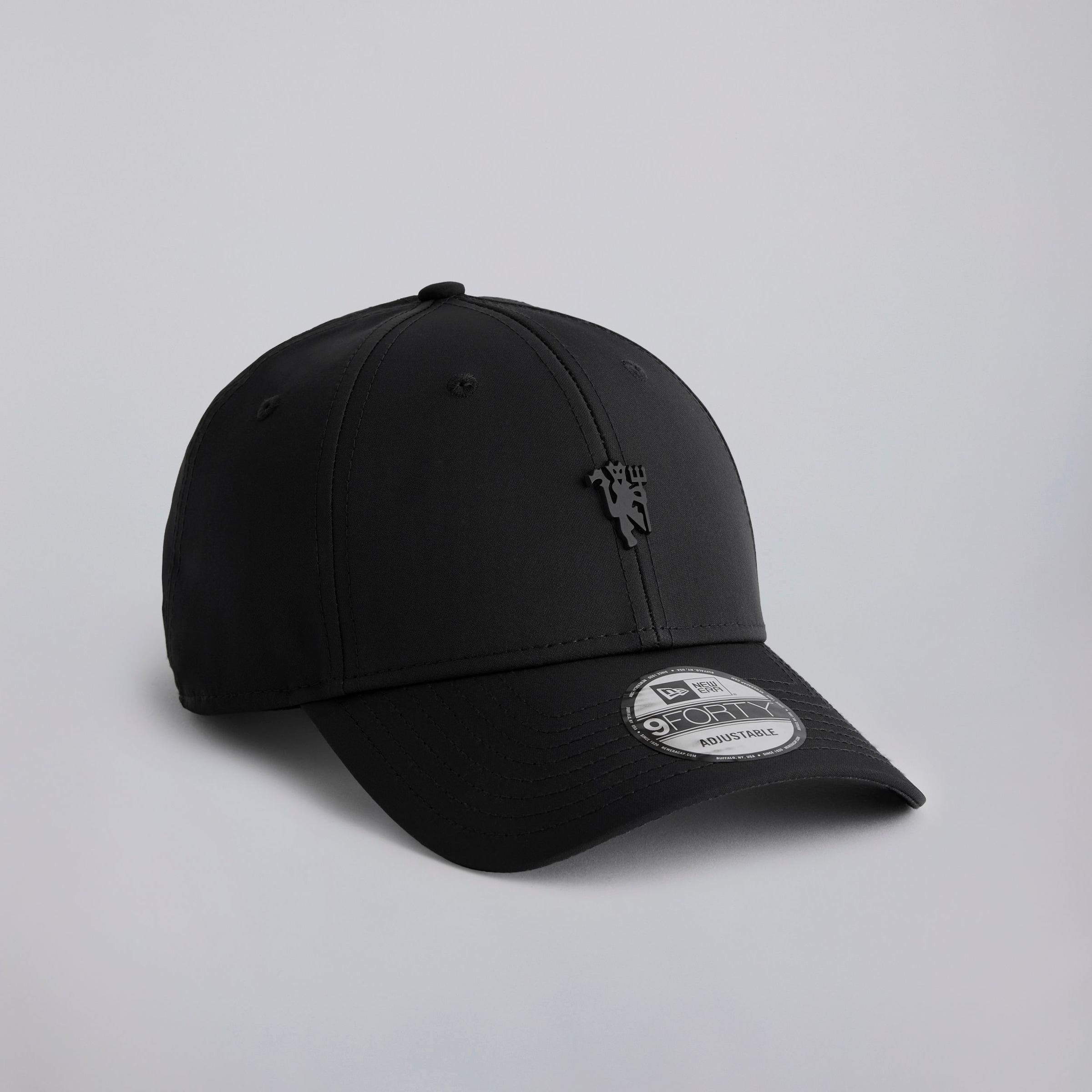 Manchester United x New Era Metal Devil Trucker Cap Black Black Detail [2-5]