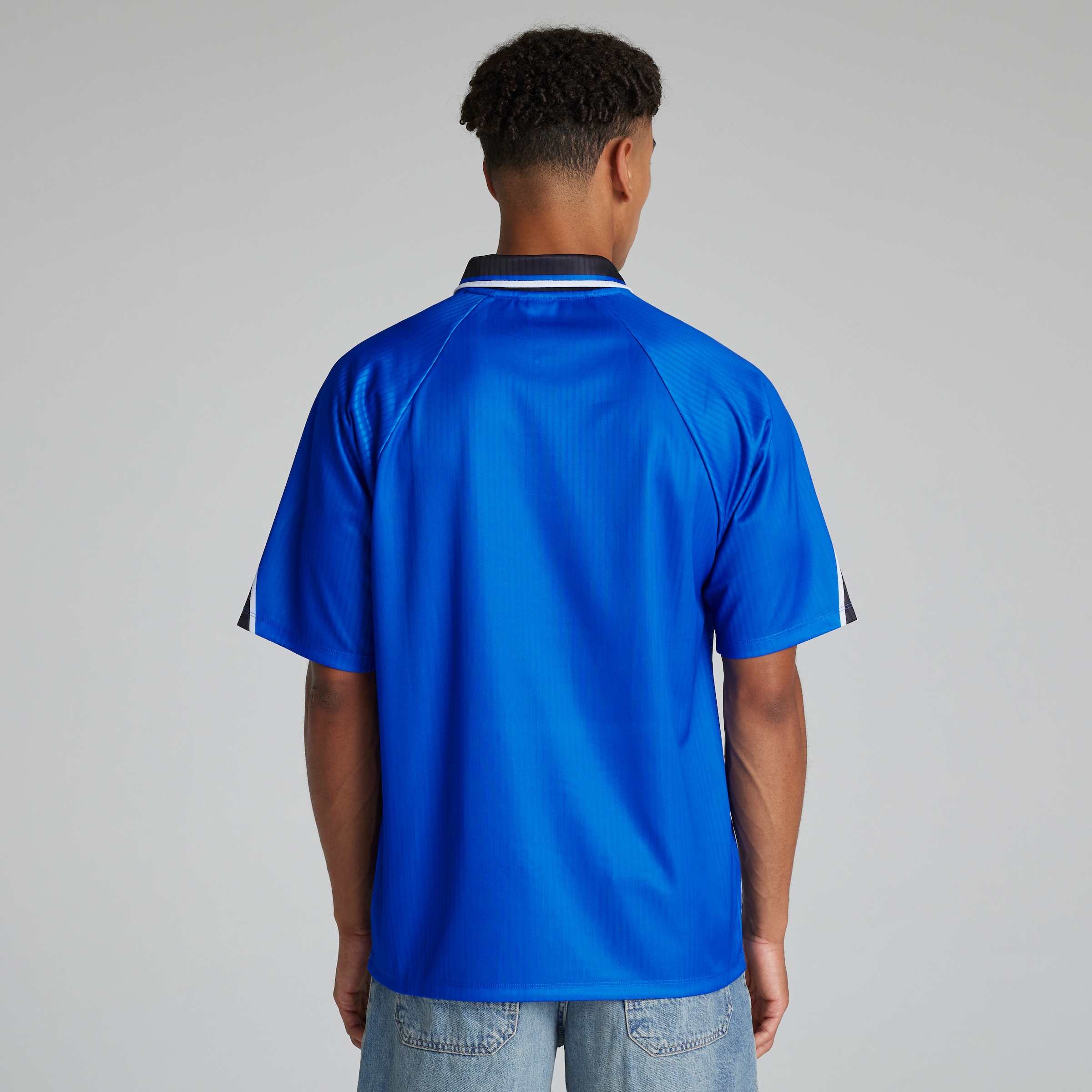 Buy Manchester United 1997-98 Retro Third Shirt Blue