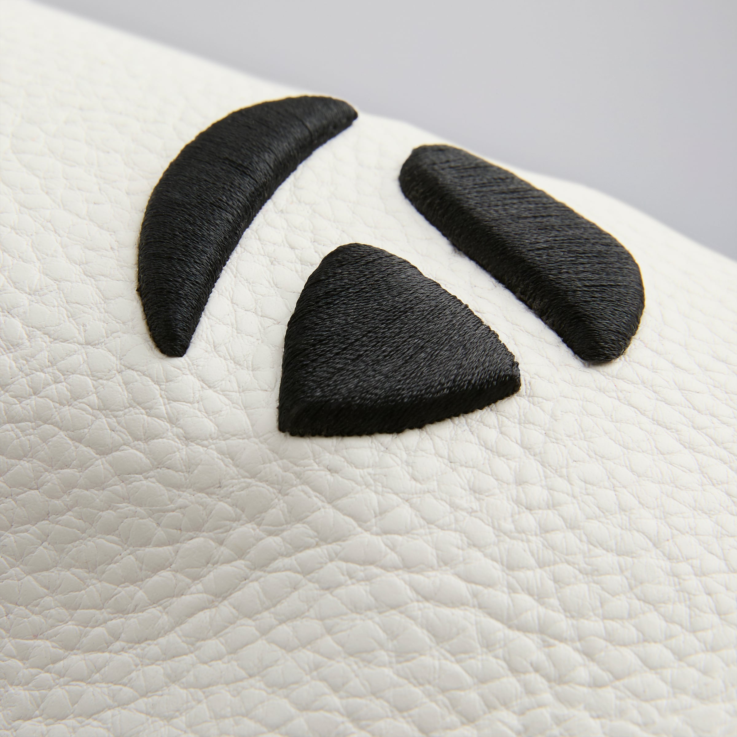 Manchester United x TaylorMade Driver Headcover Red Red Detail [4-4]
