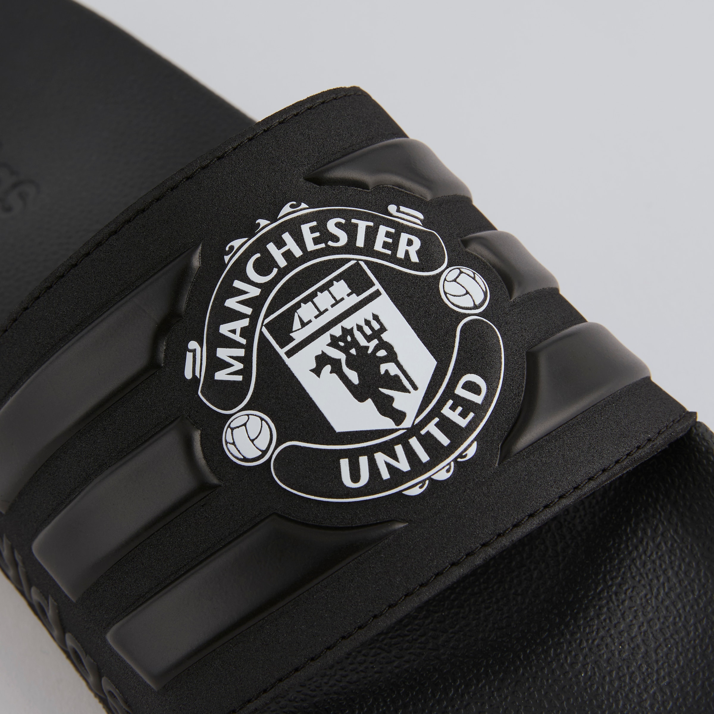 Manchester United x adidas Adilette Sliders Black Black Detail [5-5]