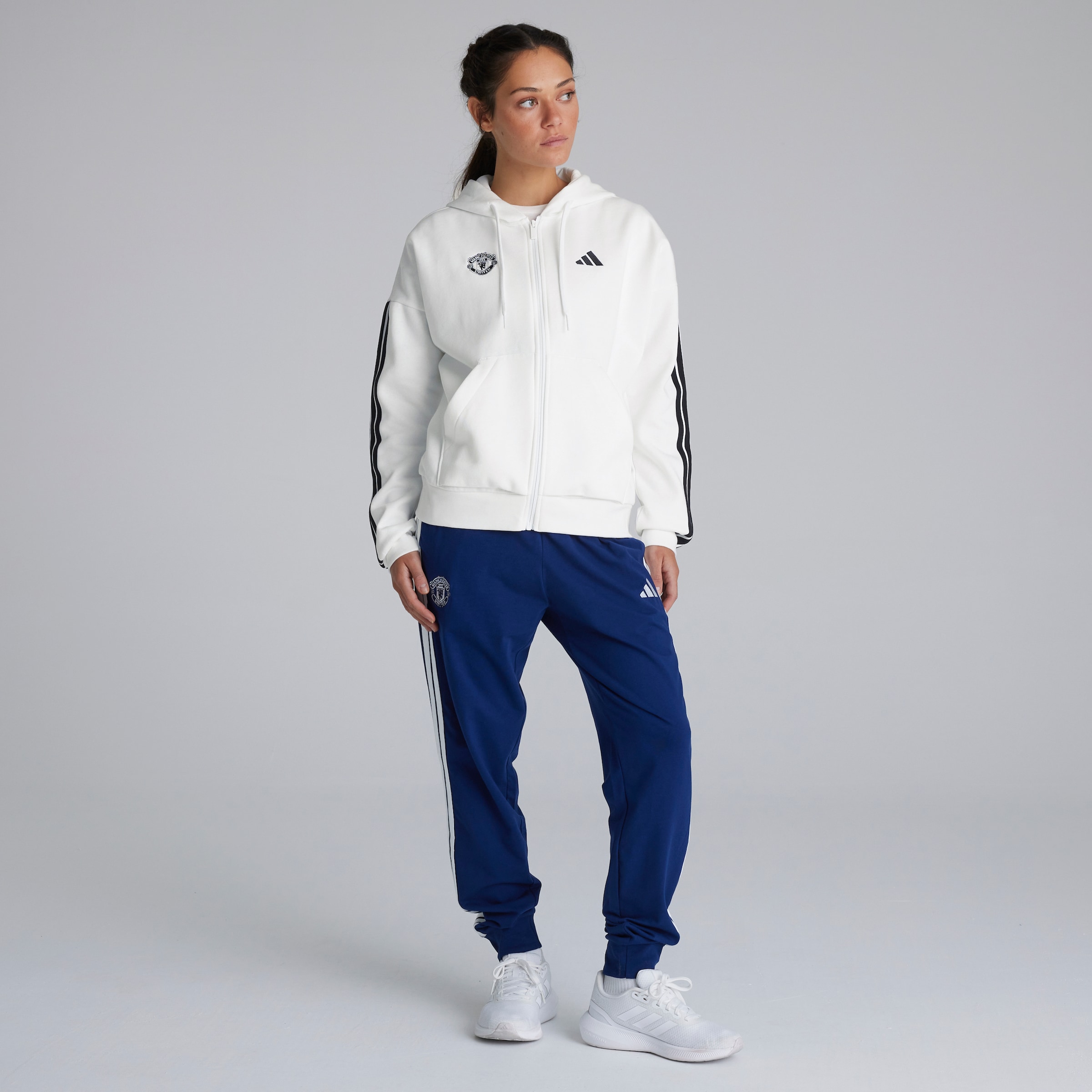 Manchester United x adidas Womens Essentials 3-Stripes Full Zip Fleece Hoodie White White Detail [3-5]