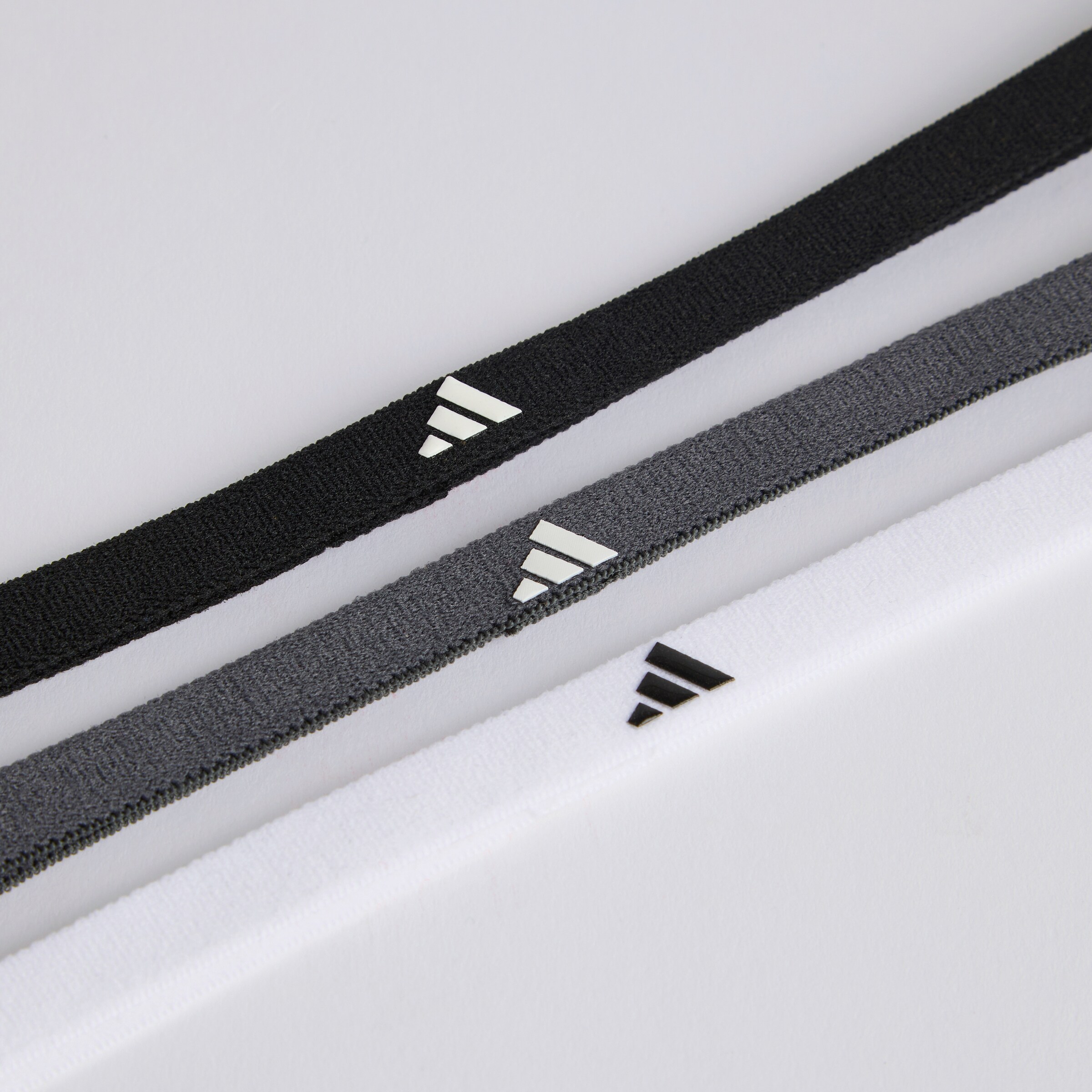 Manchester United x adidas Essentials Hairband 3-Pack Black/Grey/White Multi Detail [3-4]