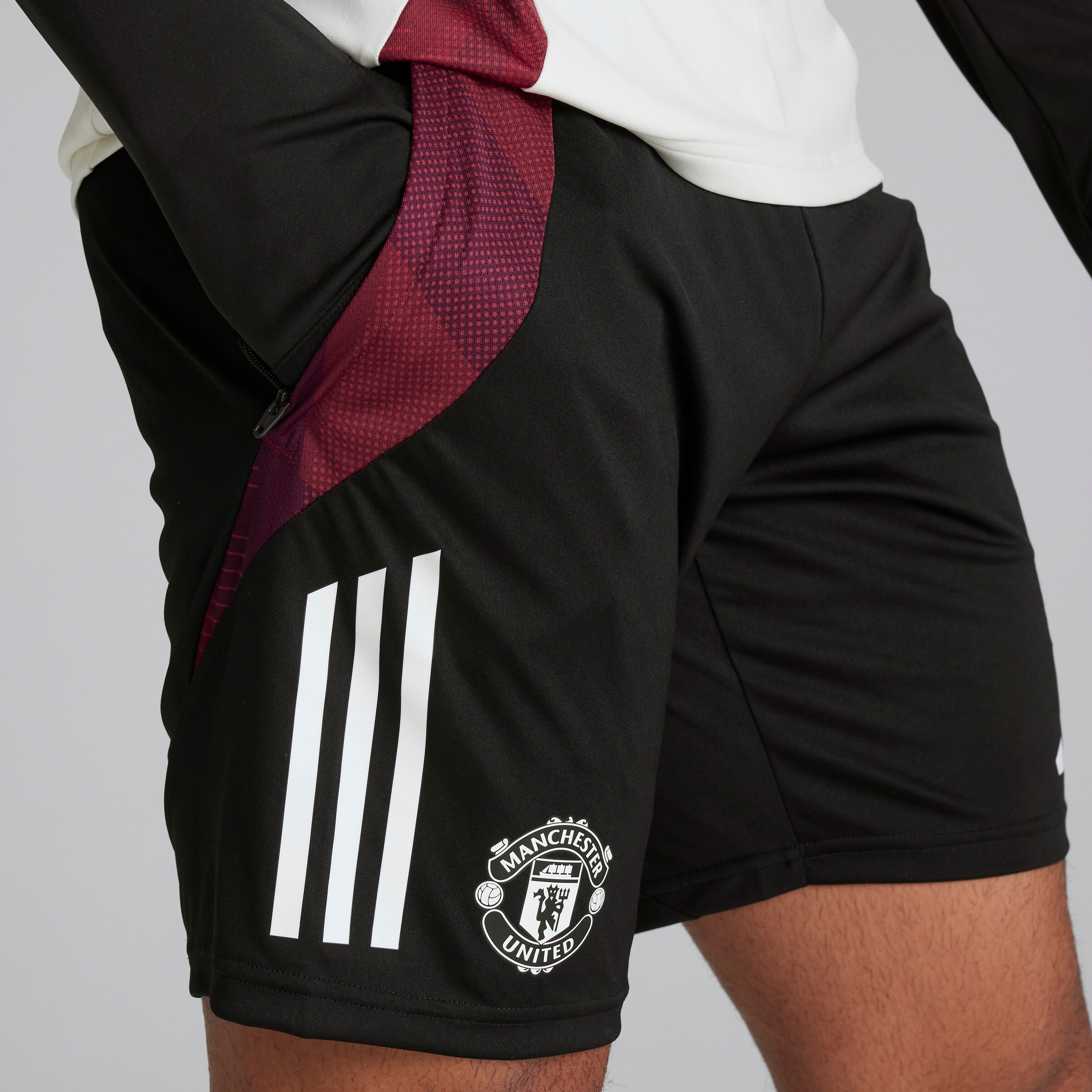 Manchester United Mens Training Tiro 24 Shorts Black Noir Détail [5-5]
