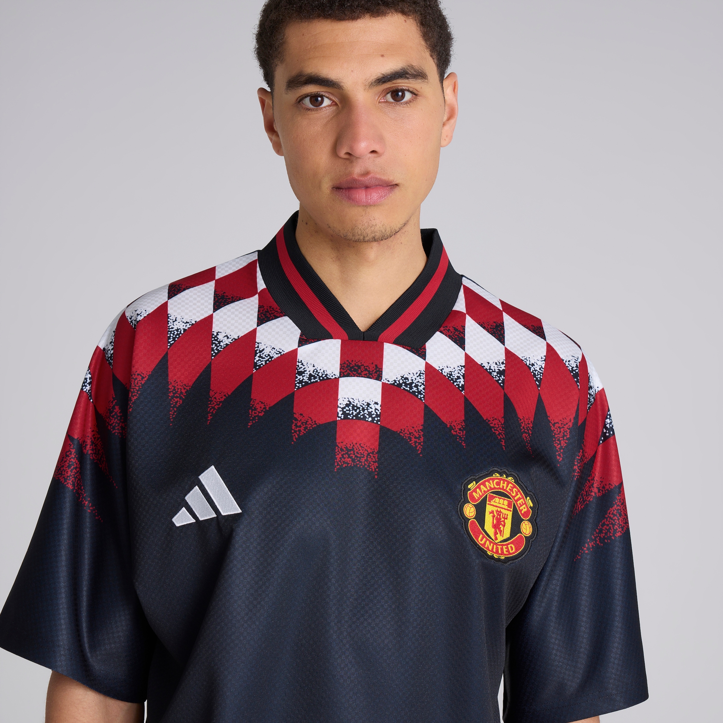 Manchester United x adidas Stadium Jersey Black Negro Detalle [4-5]