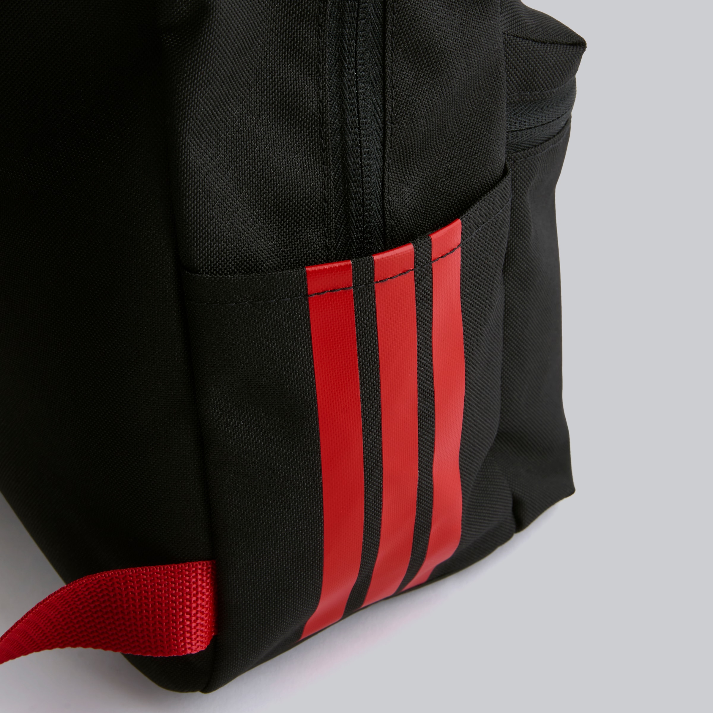 Manchester United x adidas Kids Home Backpack Black 黑色 细节 [6-6]