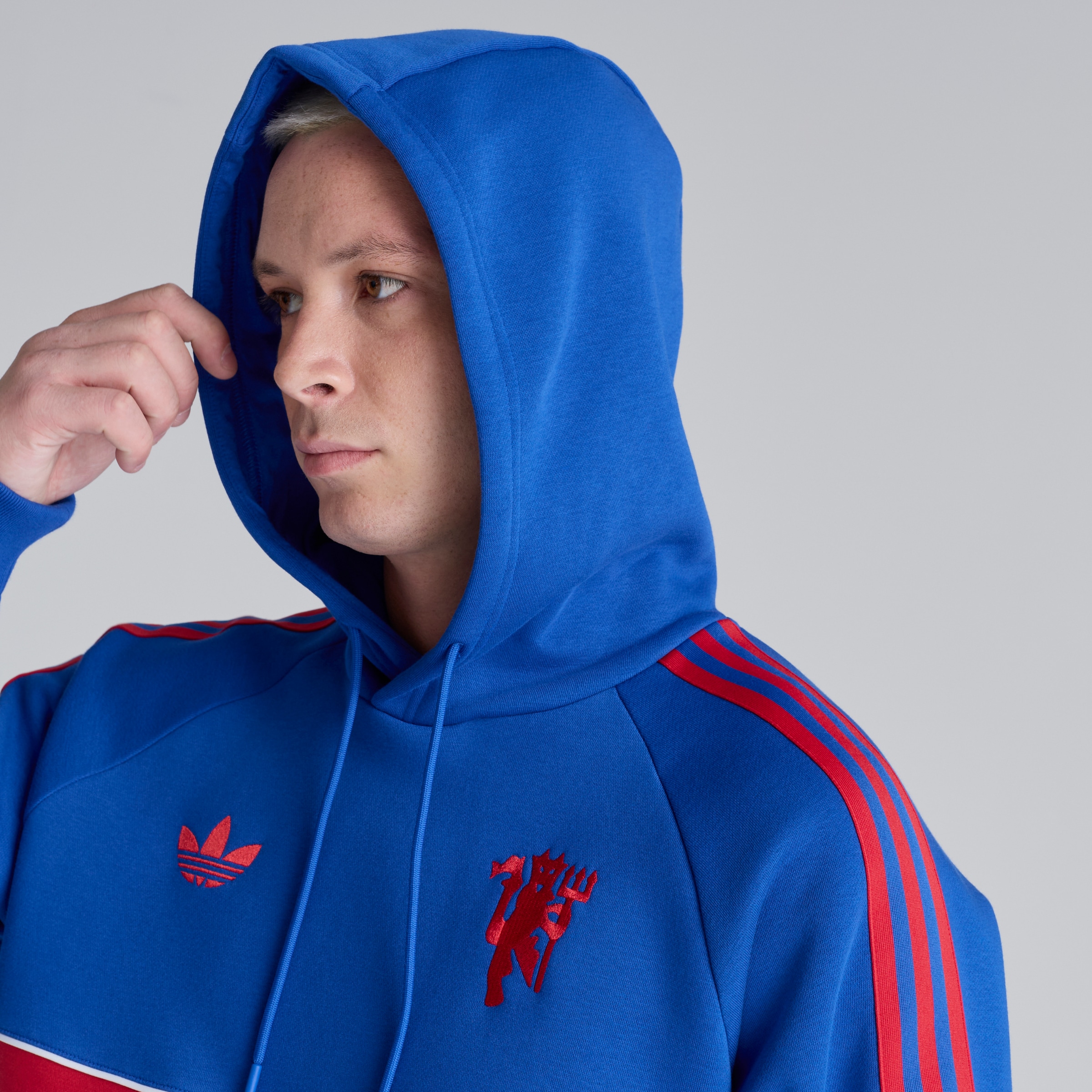 Manchester United x adidas Originals Hoodie Blue 蓝色 细节 [6-6]