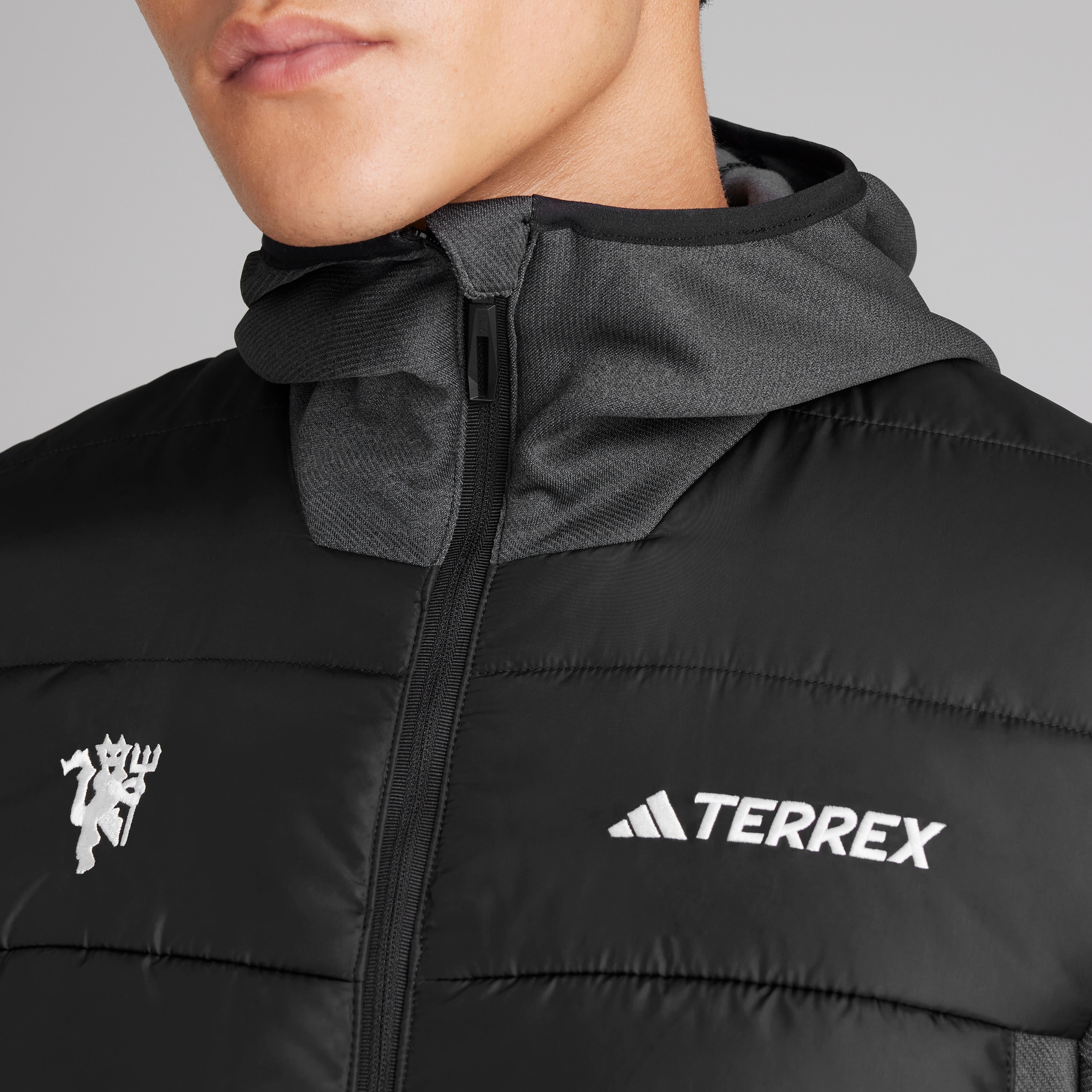 Manchester United x adidas Mens Terrex Hybrid Insulated Jacket Black Black Detail [4-5]