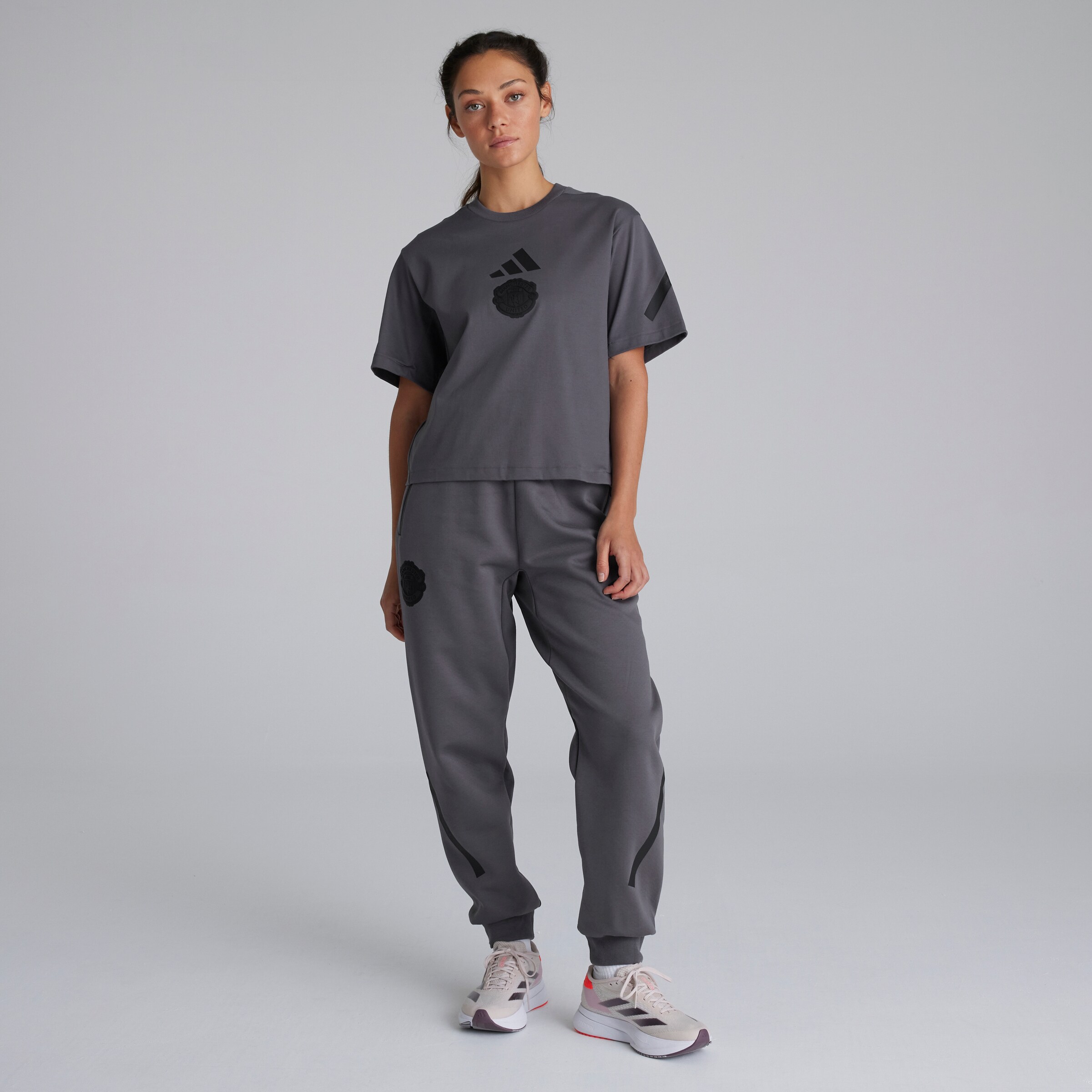 Manchester United x adidas Womens Z.N.E. T-Shirt Grey Grey Detail [3-5]