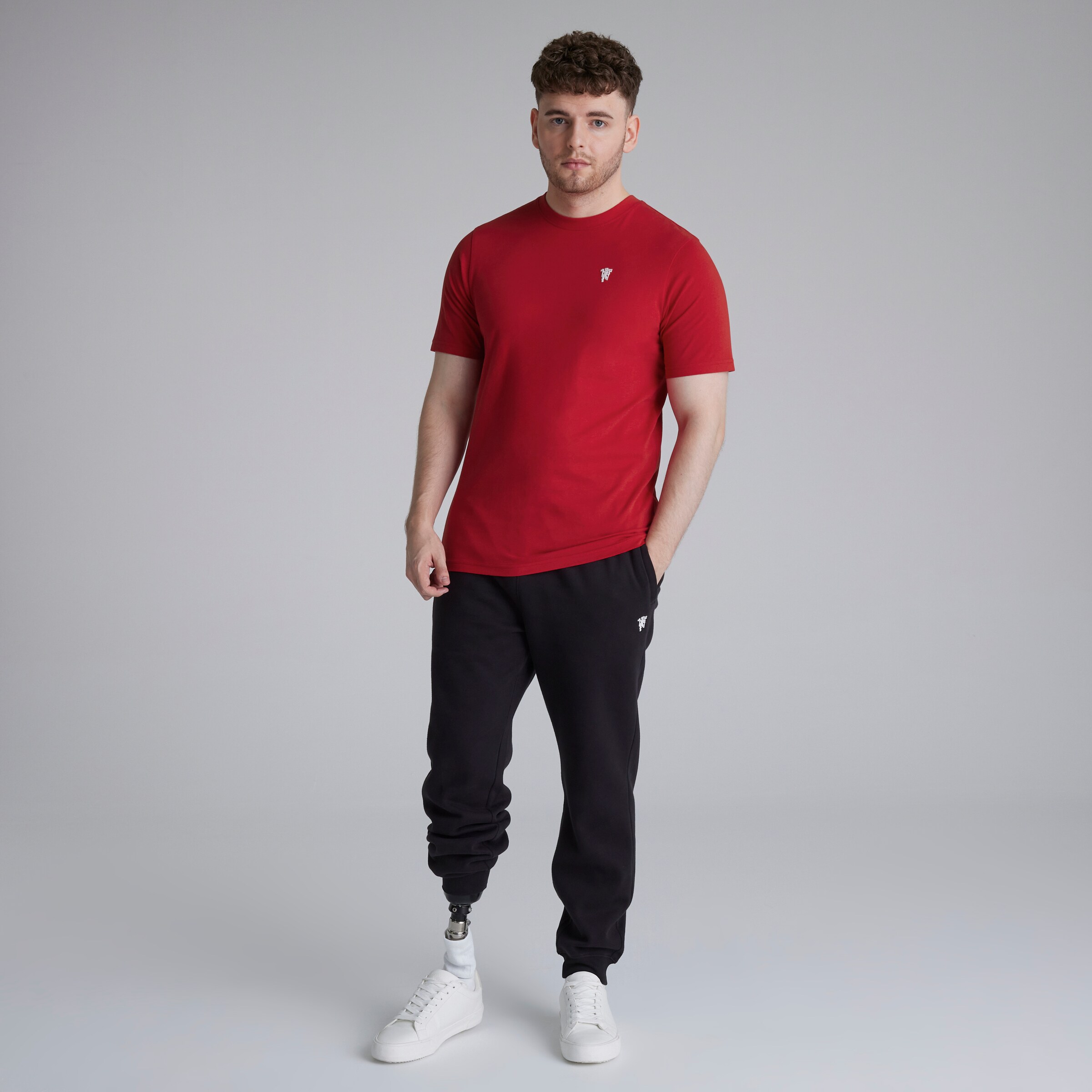 Manchester United Devil Essentials T-Shirt Red Red Detail [3-4]