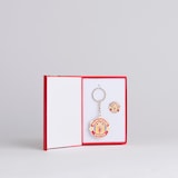 Manchester United Keyring & Badge Set Red