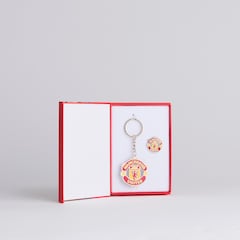 Manchester United Keyring & Badge Set Red