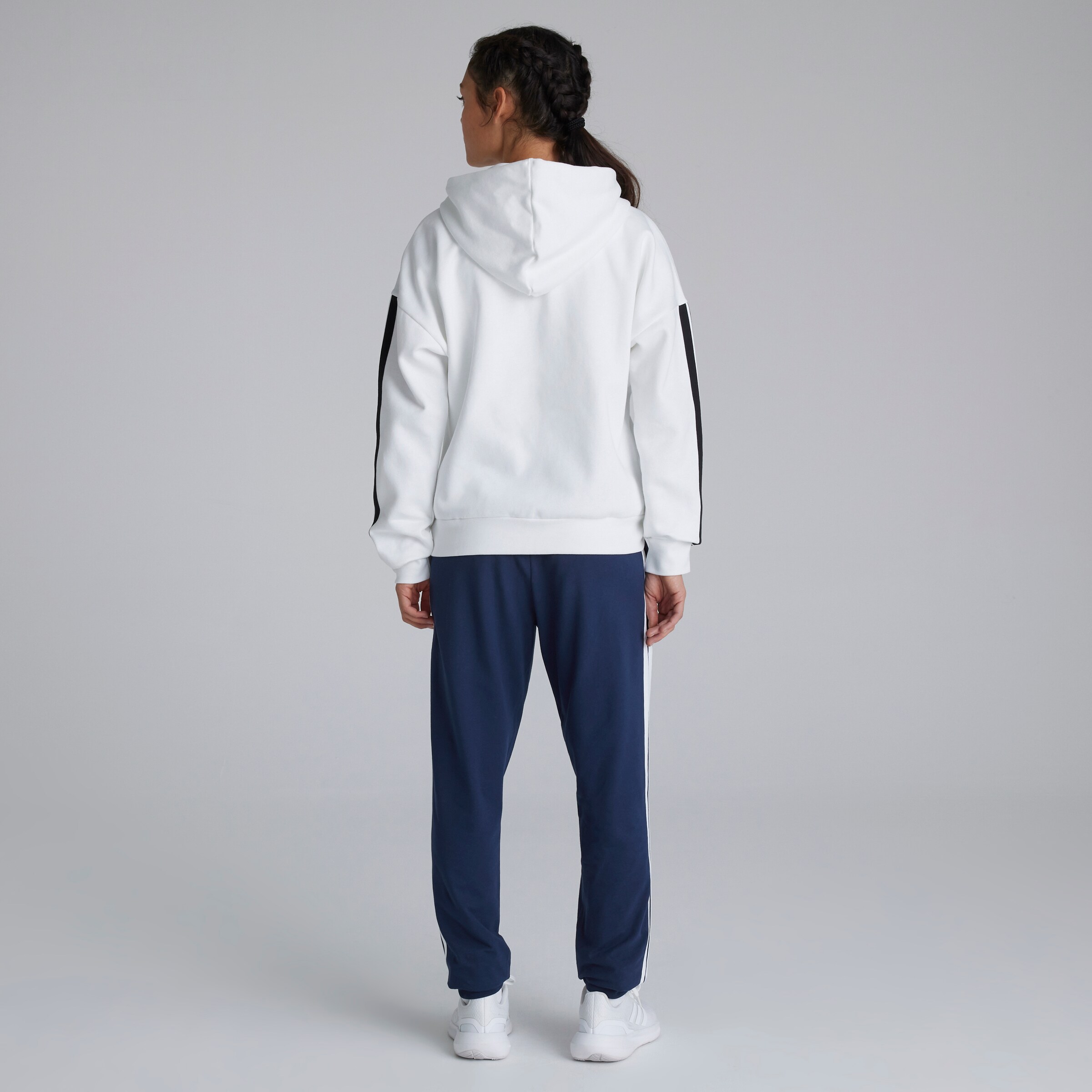 Manchester United x adidas Womens Essentials 3-Stripes Joggers Blue Blue Detail [2-6]