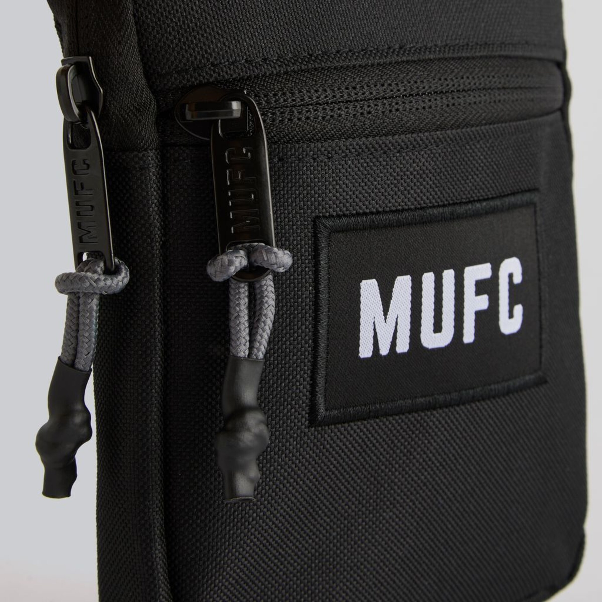 Manchester United MUFC Small Items Bag Black Black Detail [4-4]