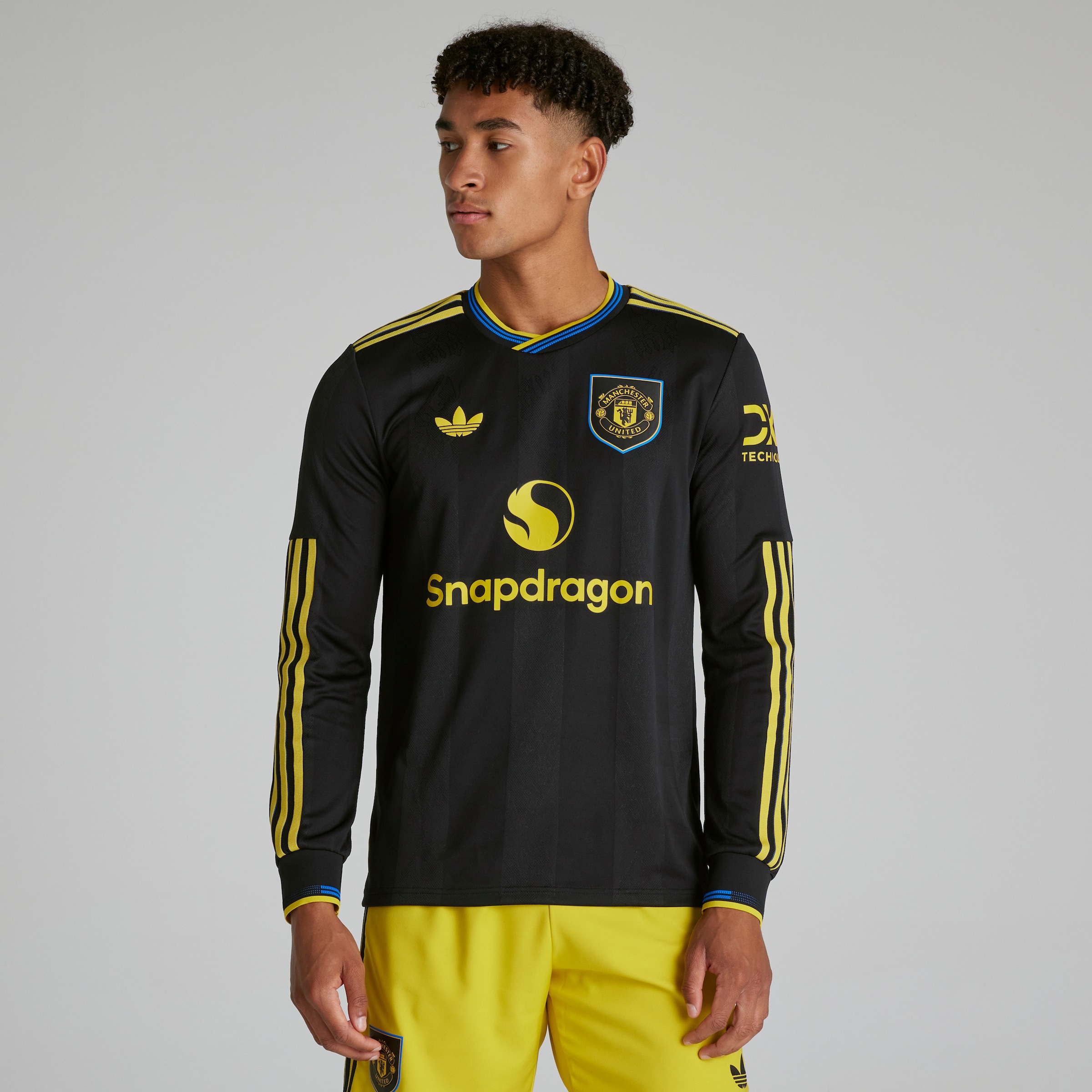 マンチェスター・ユナイテッド Antony 21 ブラックジャージ adidas マンチェスターユナイテッド 25/26 TERRACE ICON