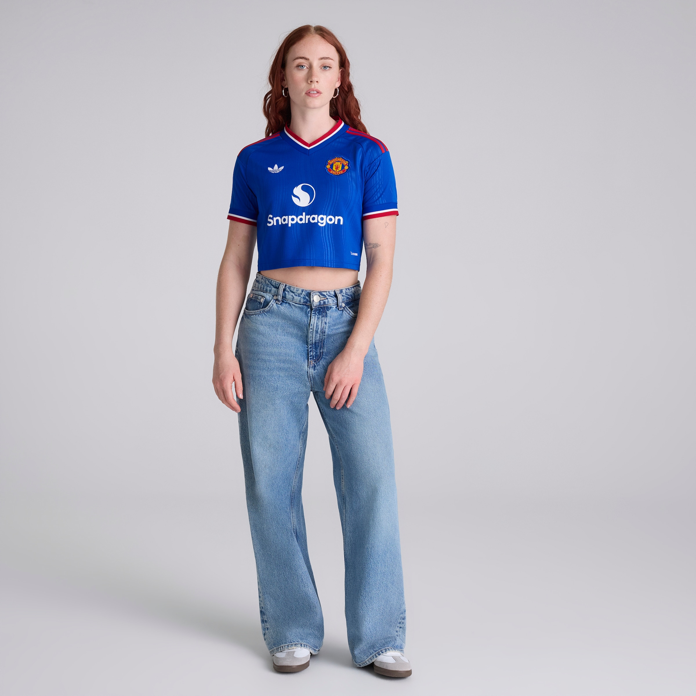 Manchester United Womens 26/27 Away Cropped Jersey Blue Detail [3-5]
