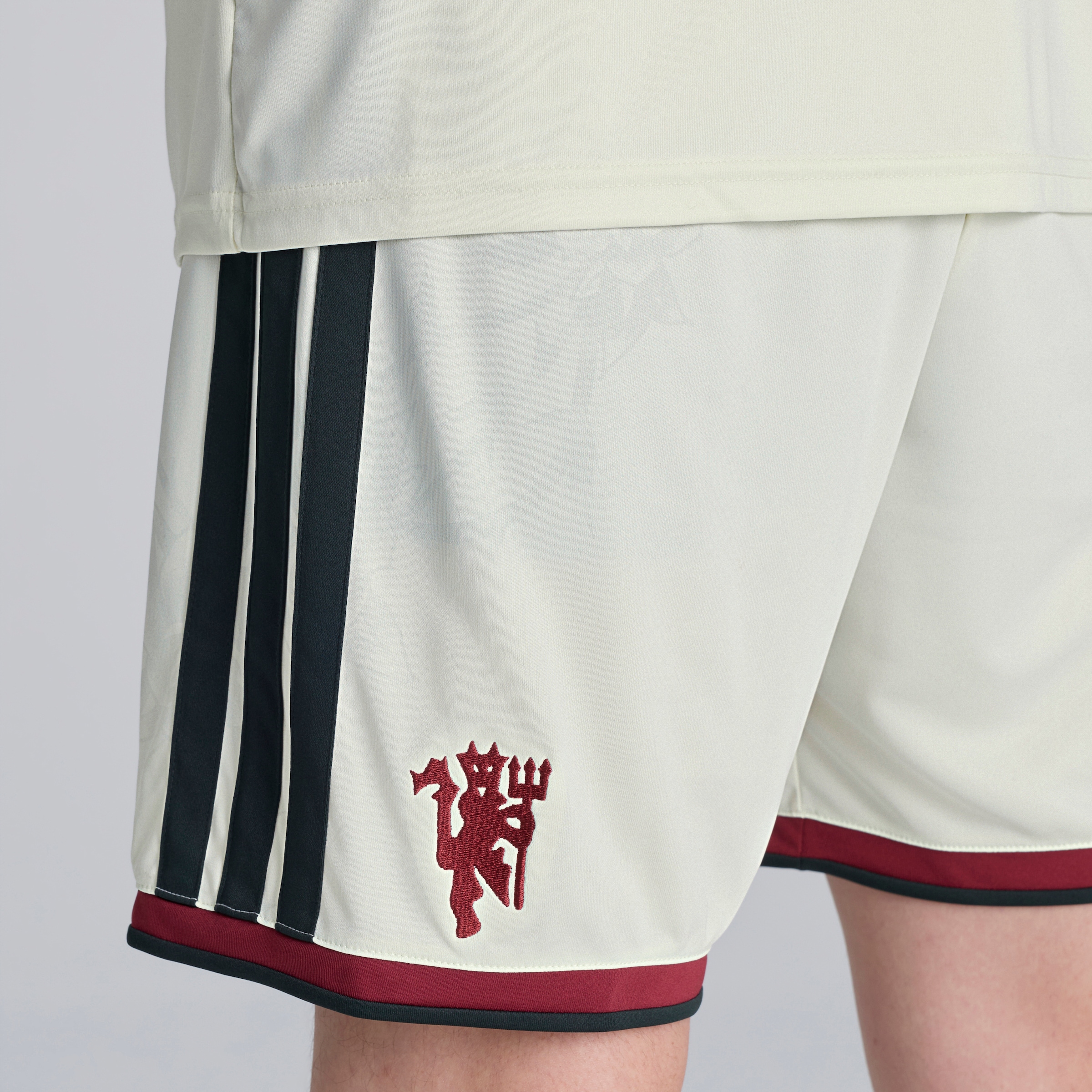 Manchester United 26/27 Third Shorts Cream Beige Detail [5-6]