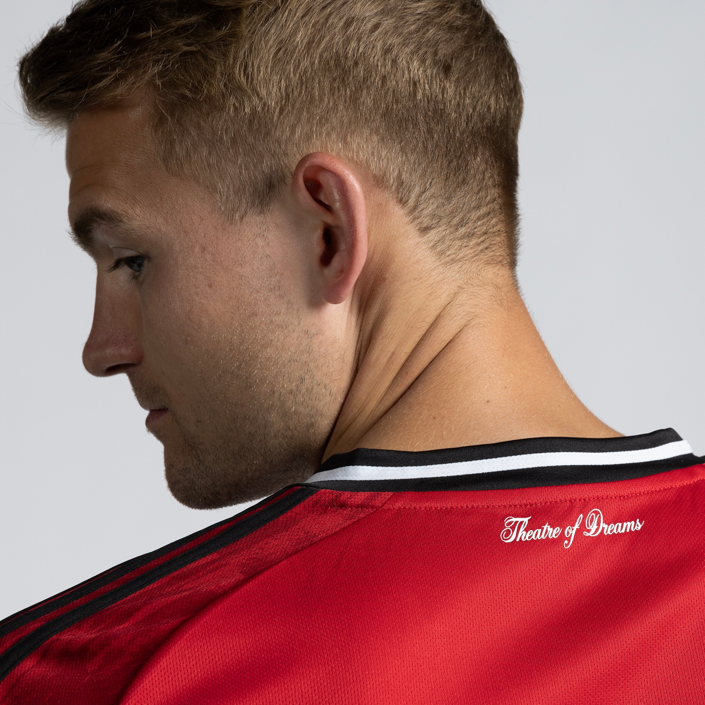 Manchester United 25/26 Home Jersey Red Detail [4-4]