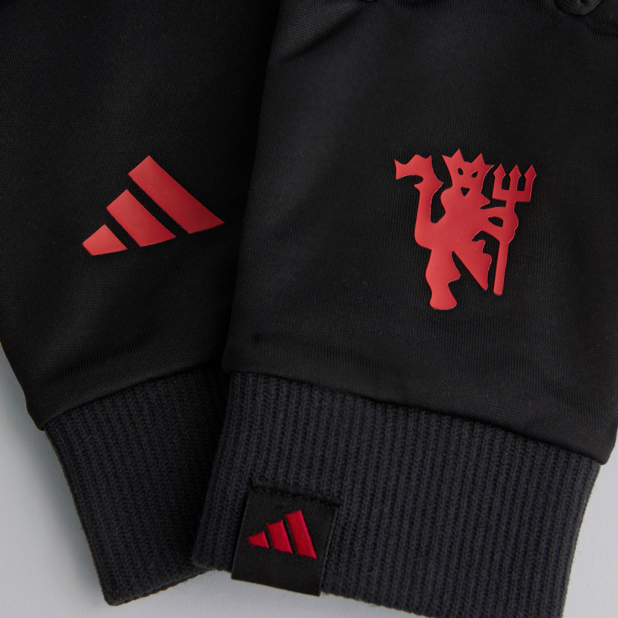 Manchester United Home Fieldplayer Gloves Black Detail [4-4]