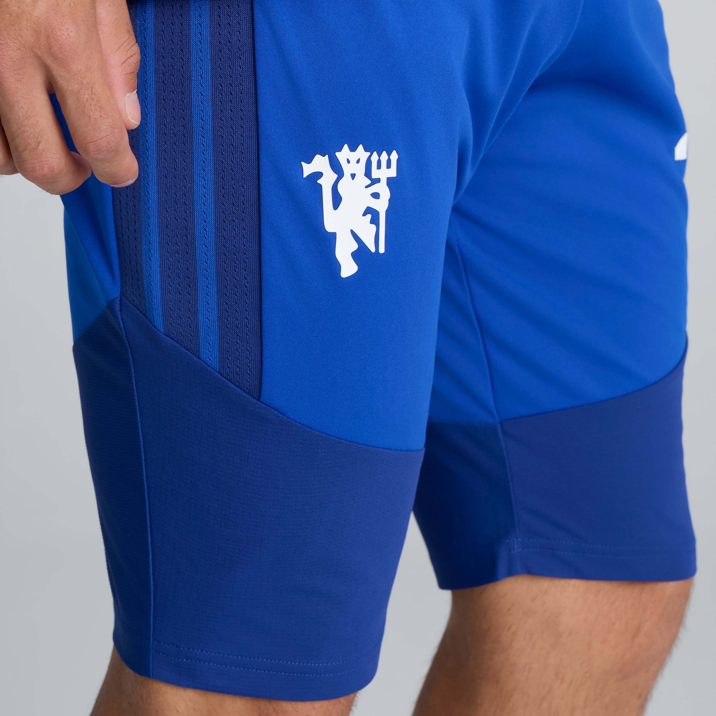 Manchester United 26/27 Cup Training Tiro Authentic 1/2 Pants Blue Bleu Détail [4-6]