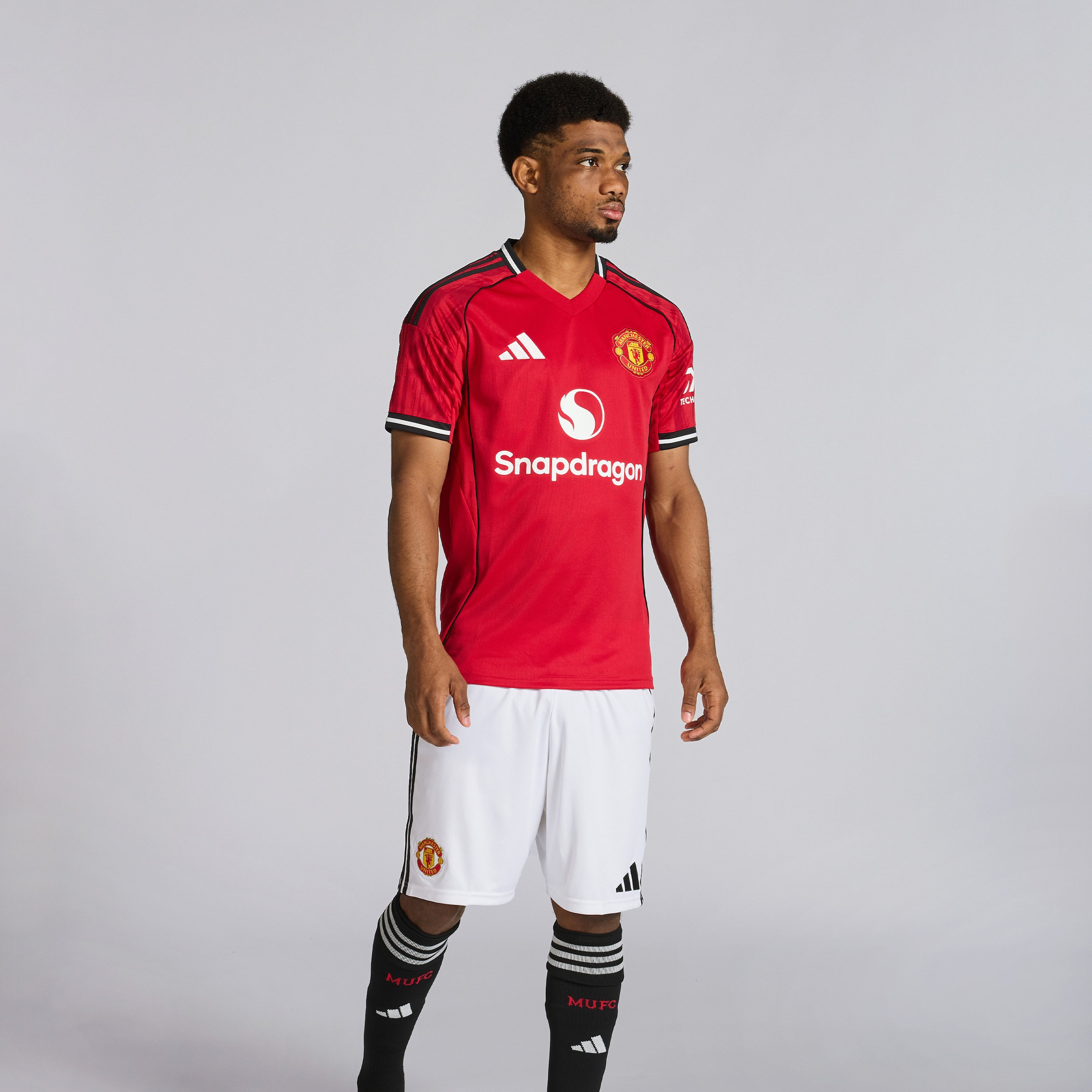 Manchester United 25/26 Home Jersey with Amad 16 EPL Printing & Badge Red Detail [4-5]