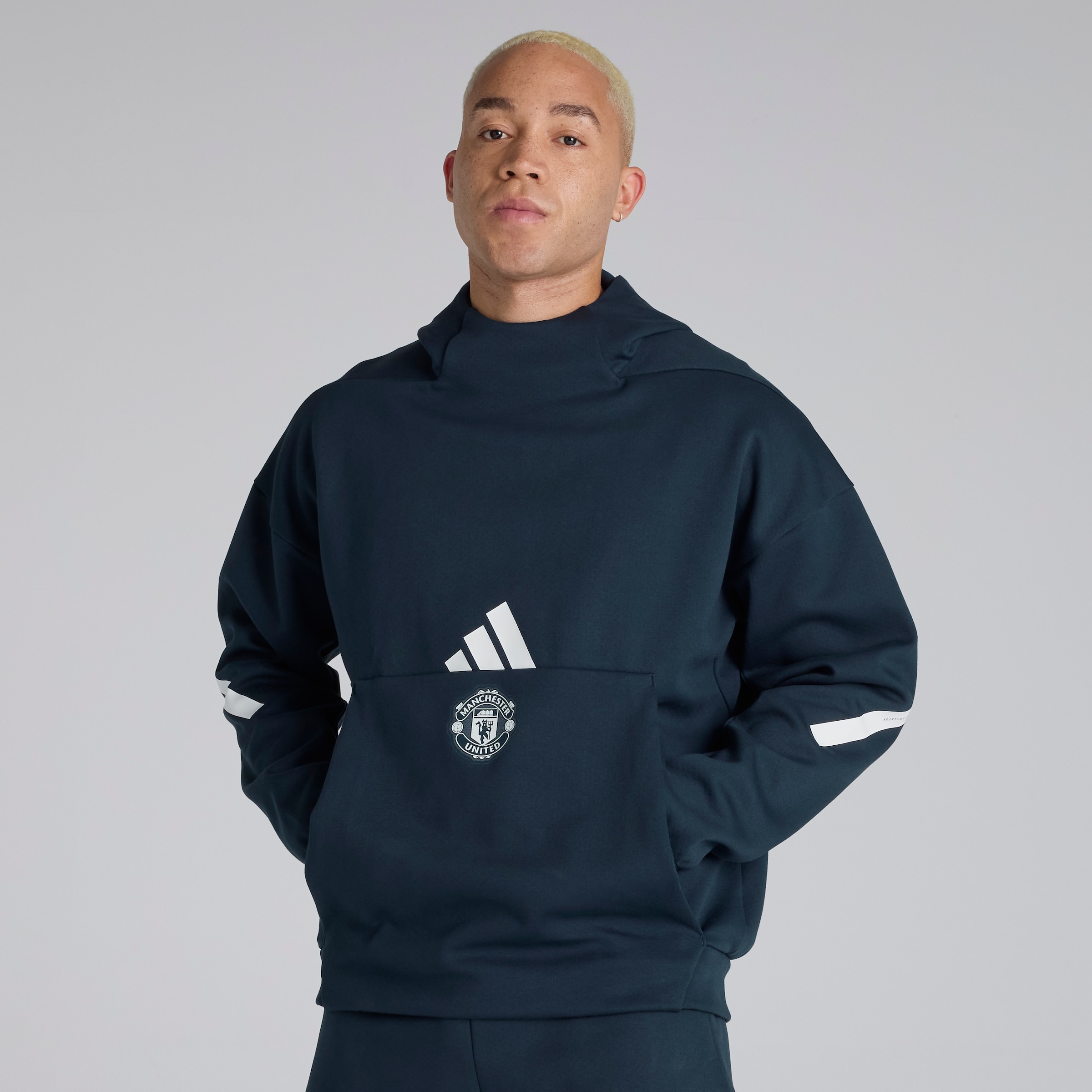 Manchester United x adidas Z.N.E. Hoodie Navy Navy blue