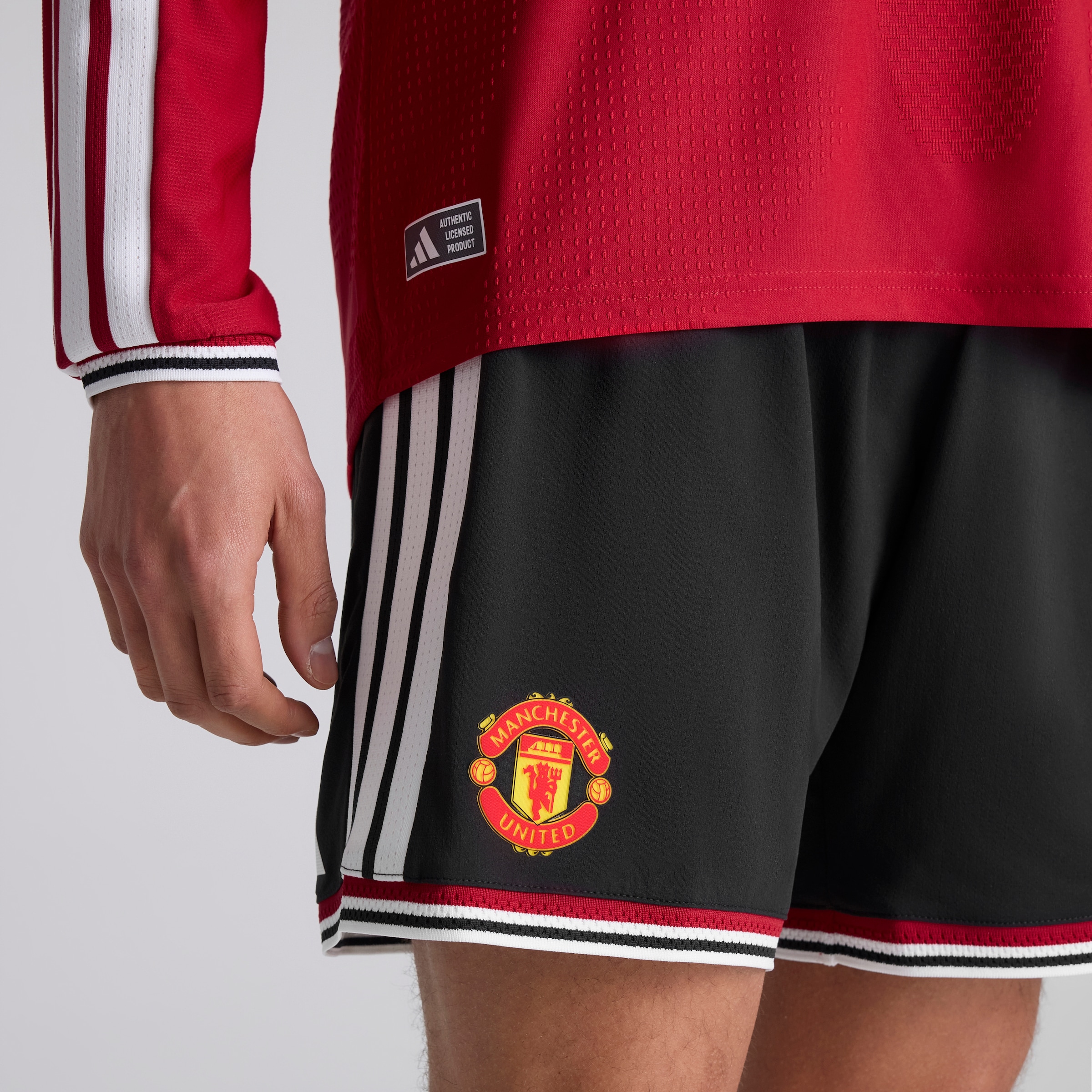Manchester United 26/27 Home Authentic Shorts Black Noir Détail [4-5]