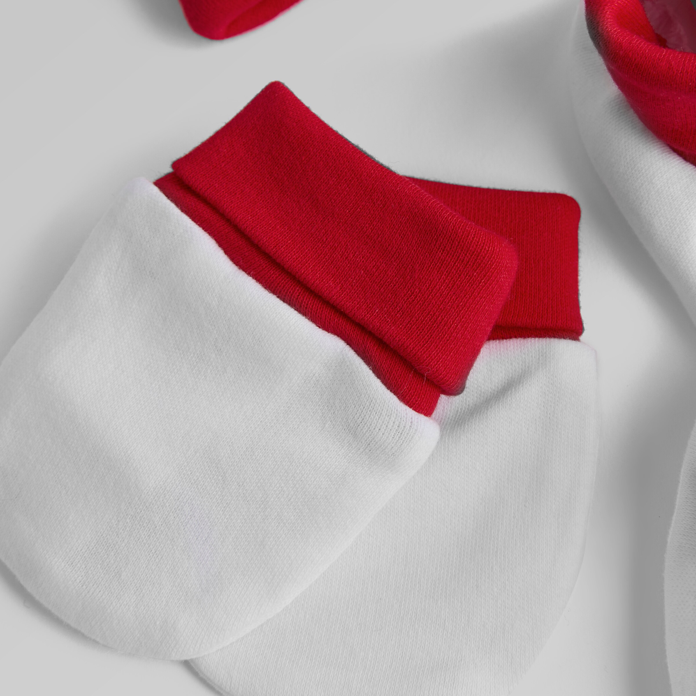 Manchester United Baby Hat, Mittens & Socks Gift Set Multi Detail [4-4]