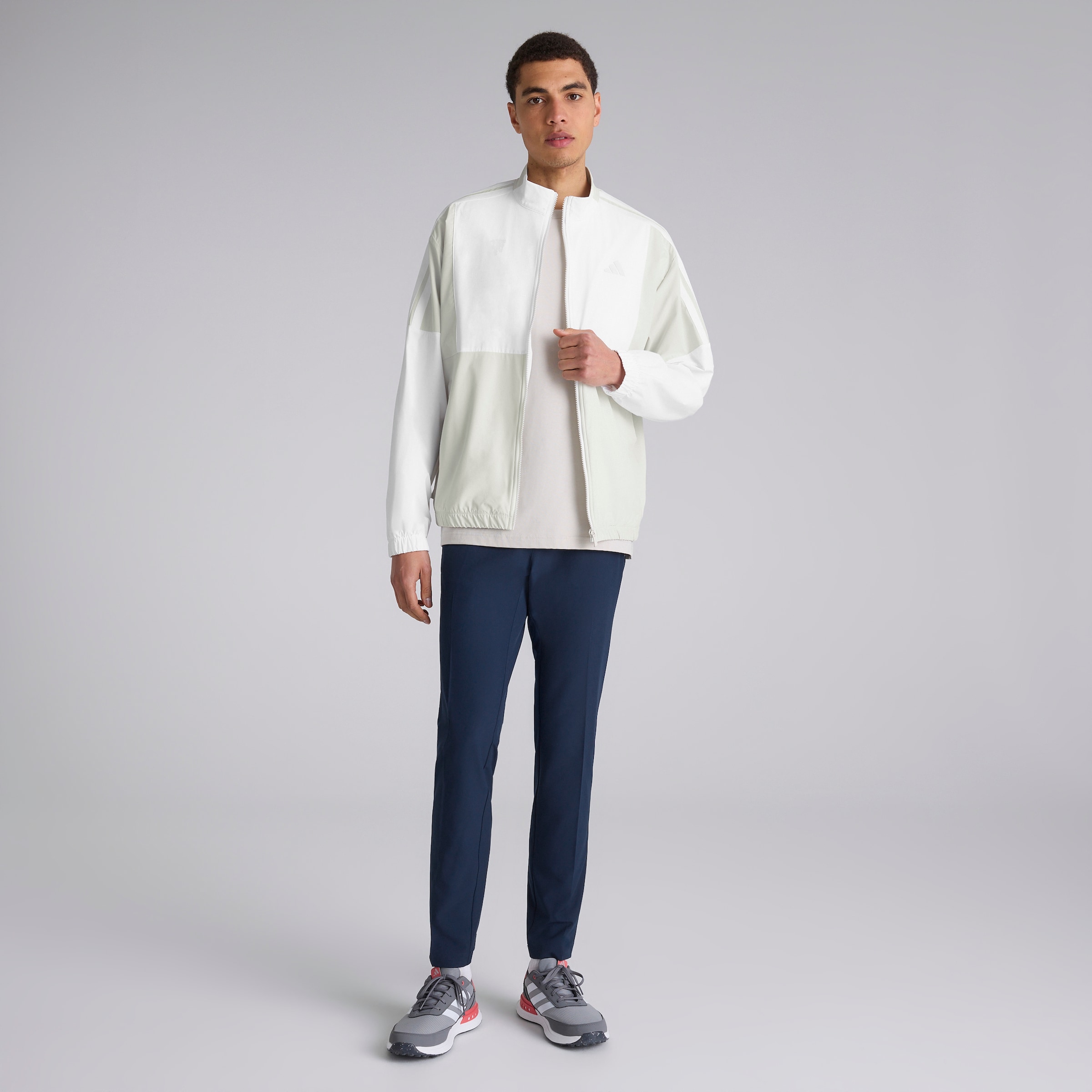 Manchester United x adidas Golf Beyond Windbreaker Grey Grey Detail [3-6]
