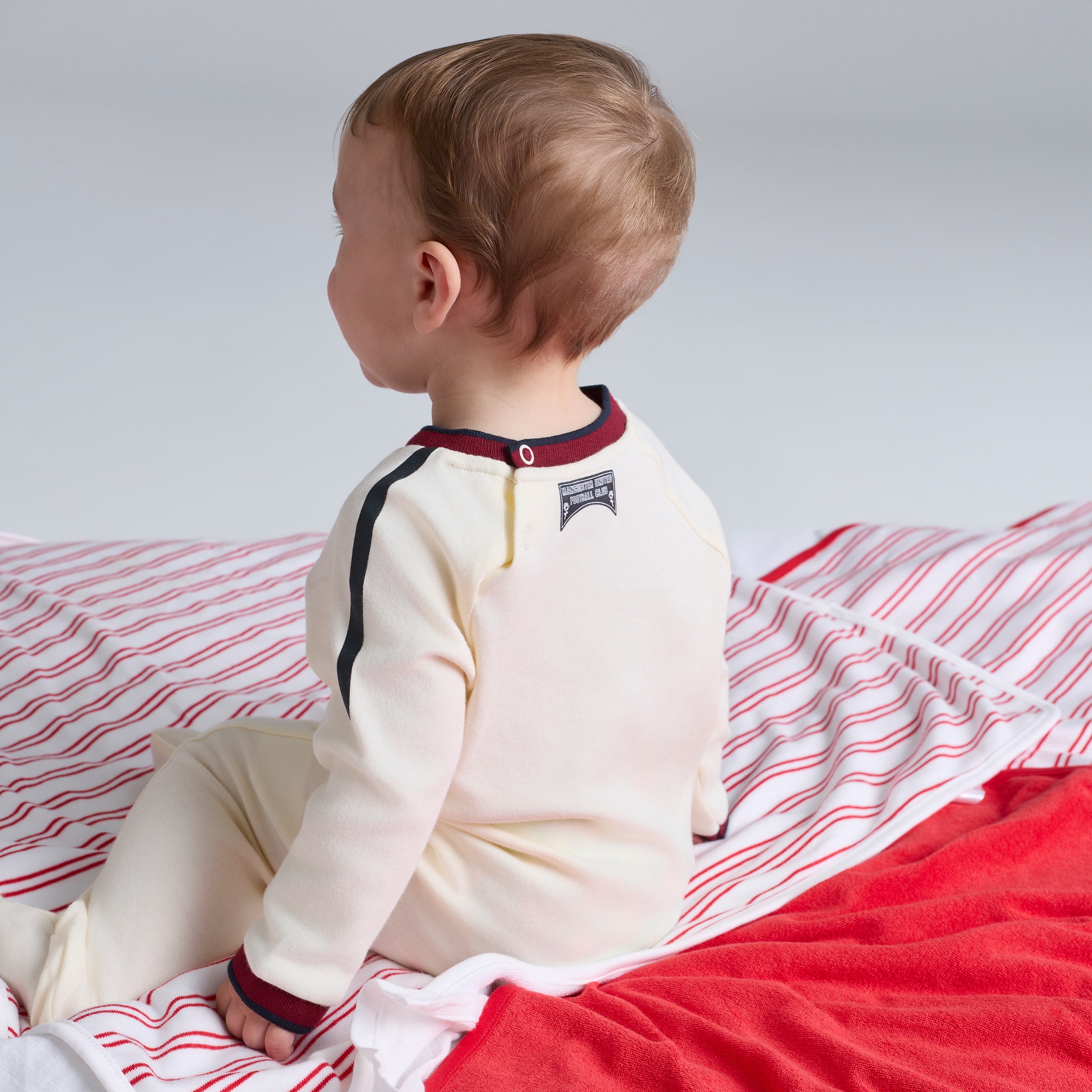 Manchester United Baby 26/27 Third Sleepsuit Off-White White Detail [2-5]