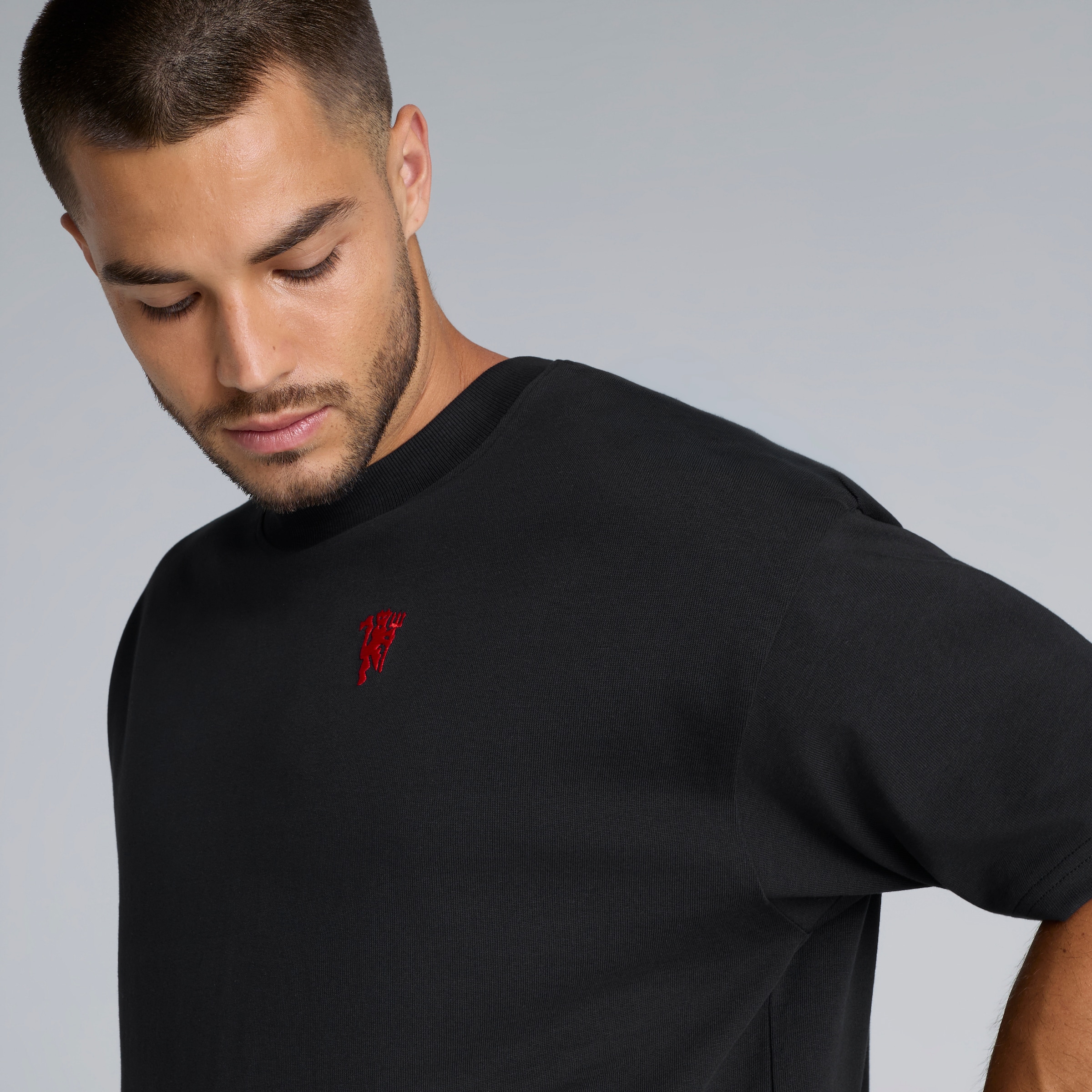 Manchester United There's Nothing on Earth Like Being a Red Back Print T-Shirt Black Negro Detalle [4-5]