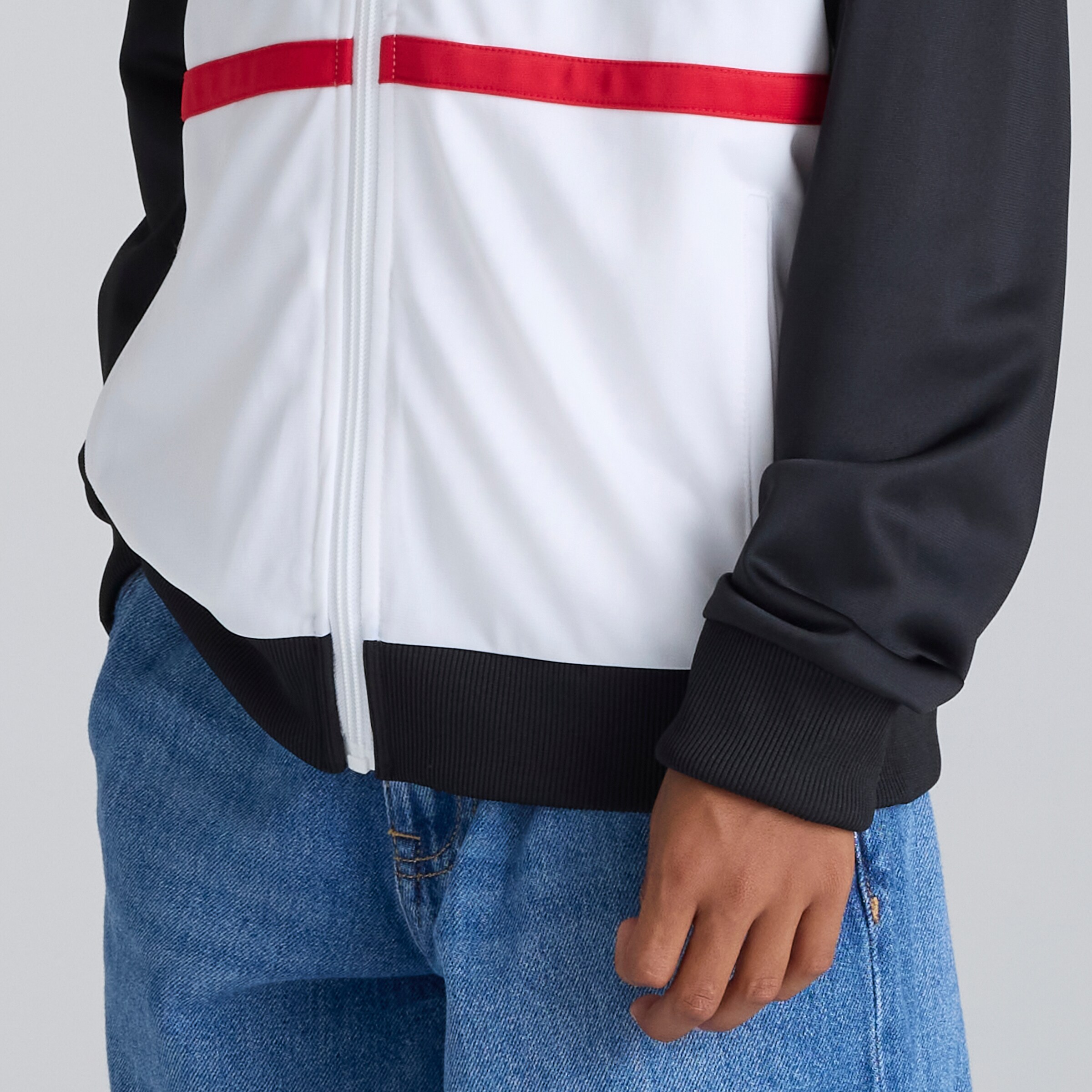 Manchester United Kids 1999 Away Inspired Full-Zip White Detail [4-5]